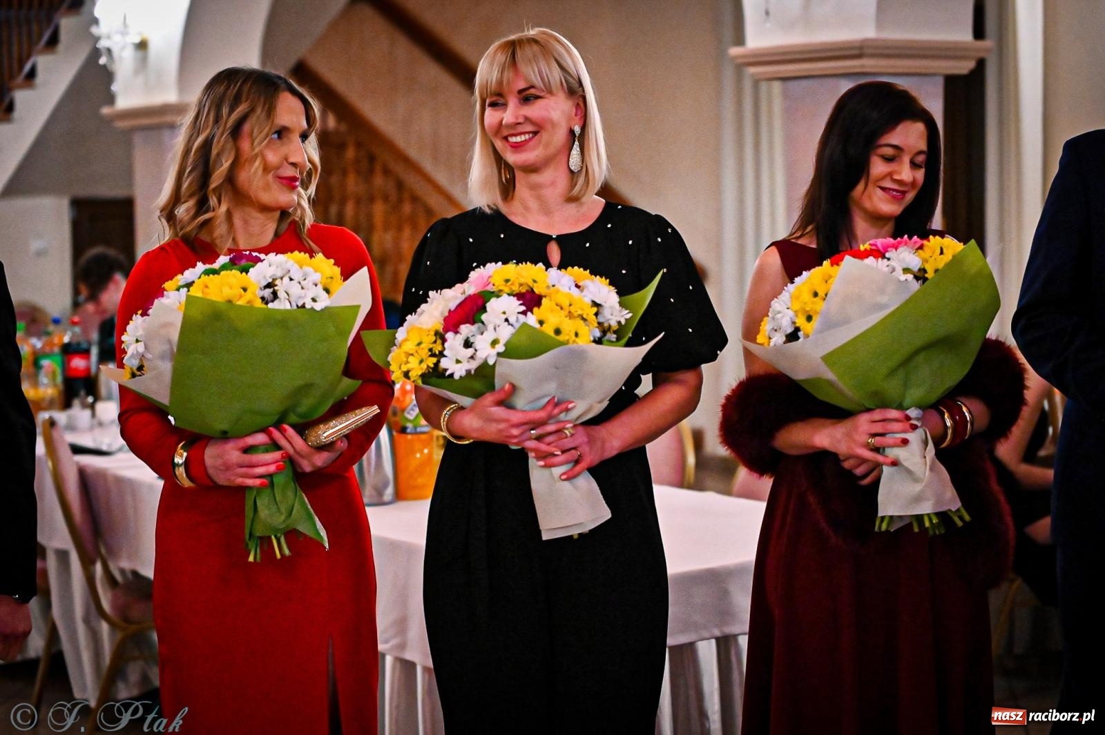 Zdjęcie w galerii na portalu naszraciborz.pl: Poloneza czas zacząć! Studniówka ZSOMS w Raciborzu [FOTO i WIDEO] wiadomości z regionu