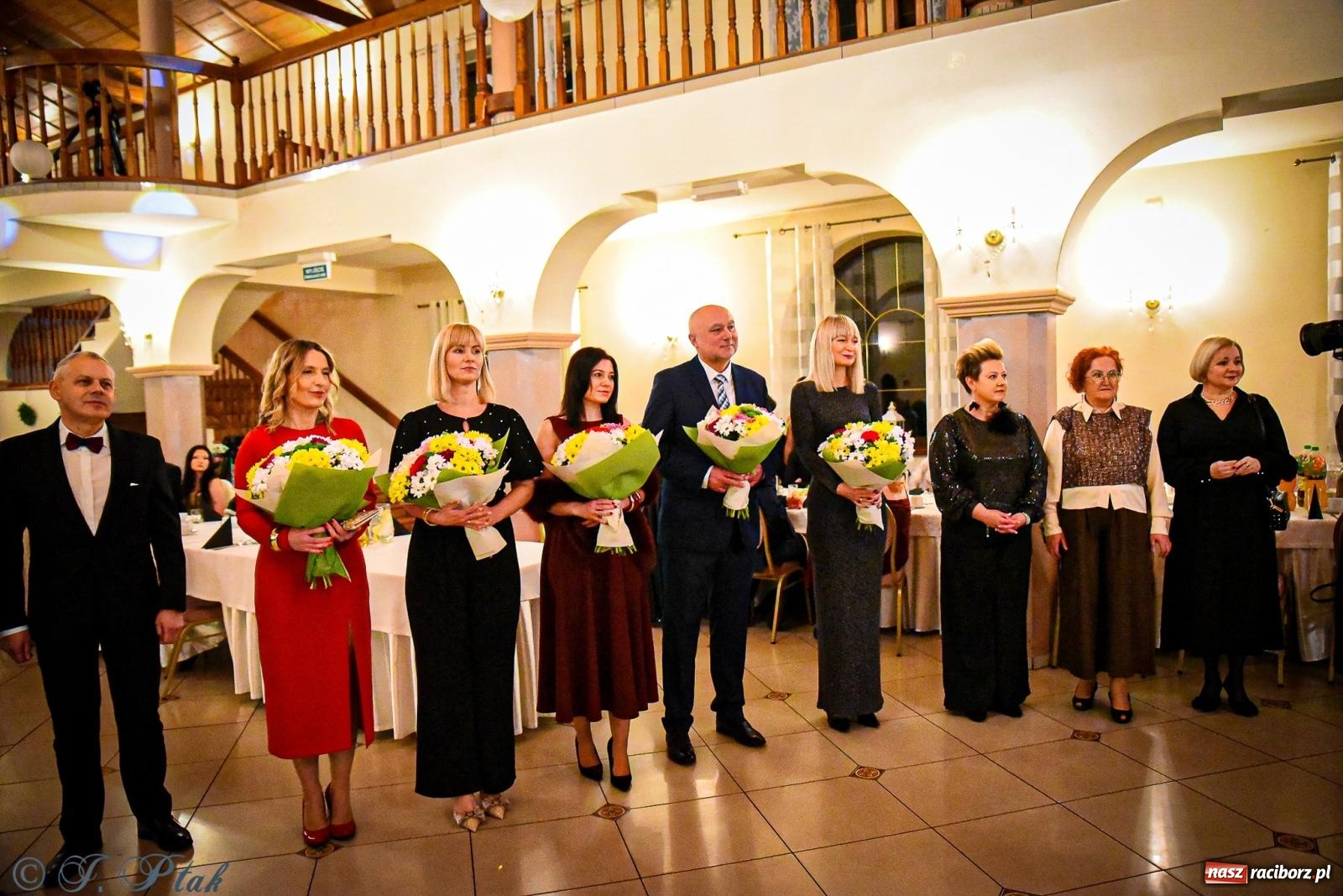 Zdjęcie w galerii na portalu naszraciborz.pl: Poloneza czas zacząć! Studniówka ZSOMS w Raciborzu [FOTO i WIDEO] wiadomości z regionu