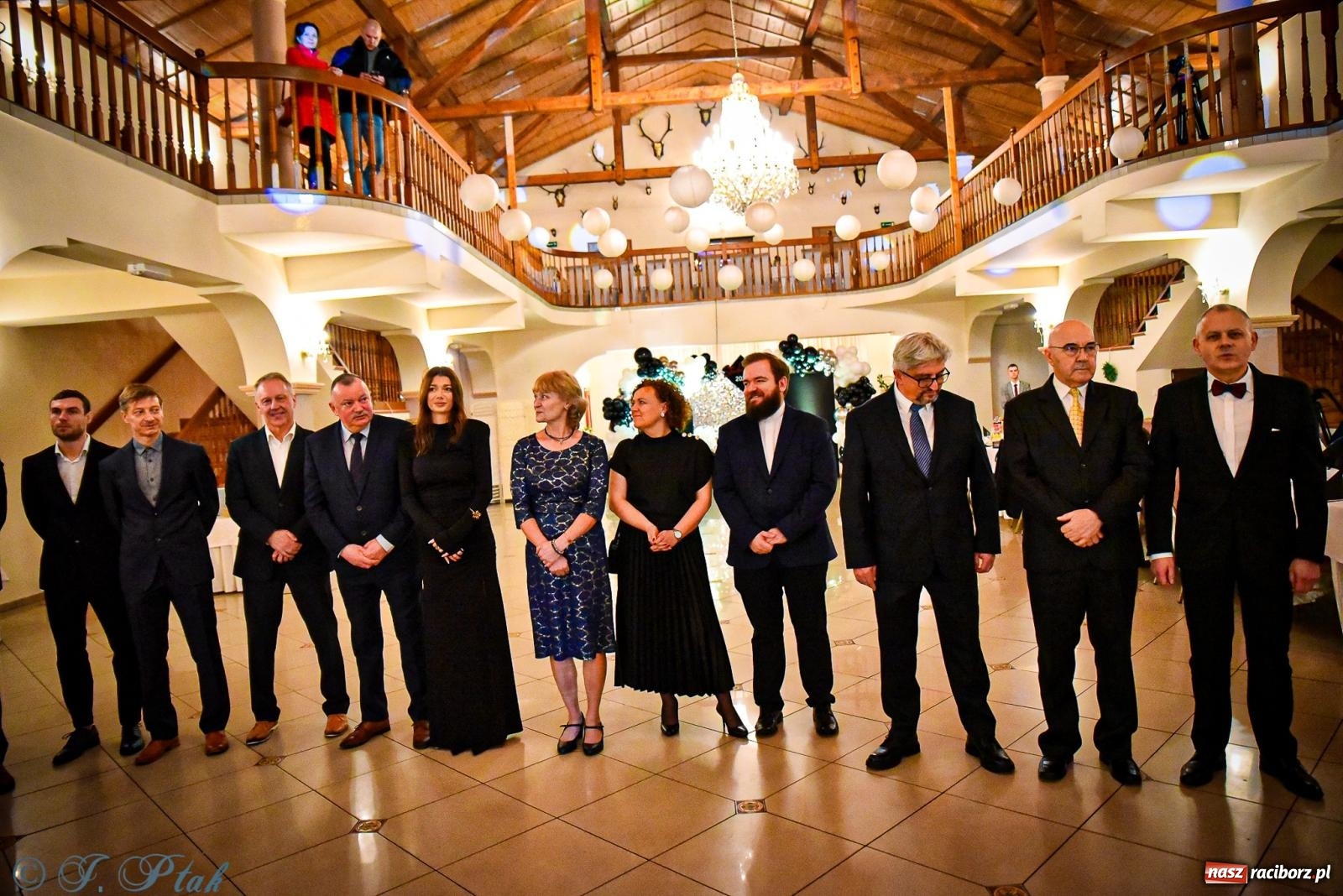 Zdjęcie w galerii na portalu naszraciborz.pl: Poloneza czas zacząć! Studniówka ZSOMS w Raciborzu [FOTO i WIDEO] wiadomości z regionu