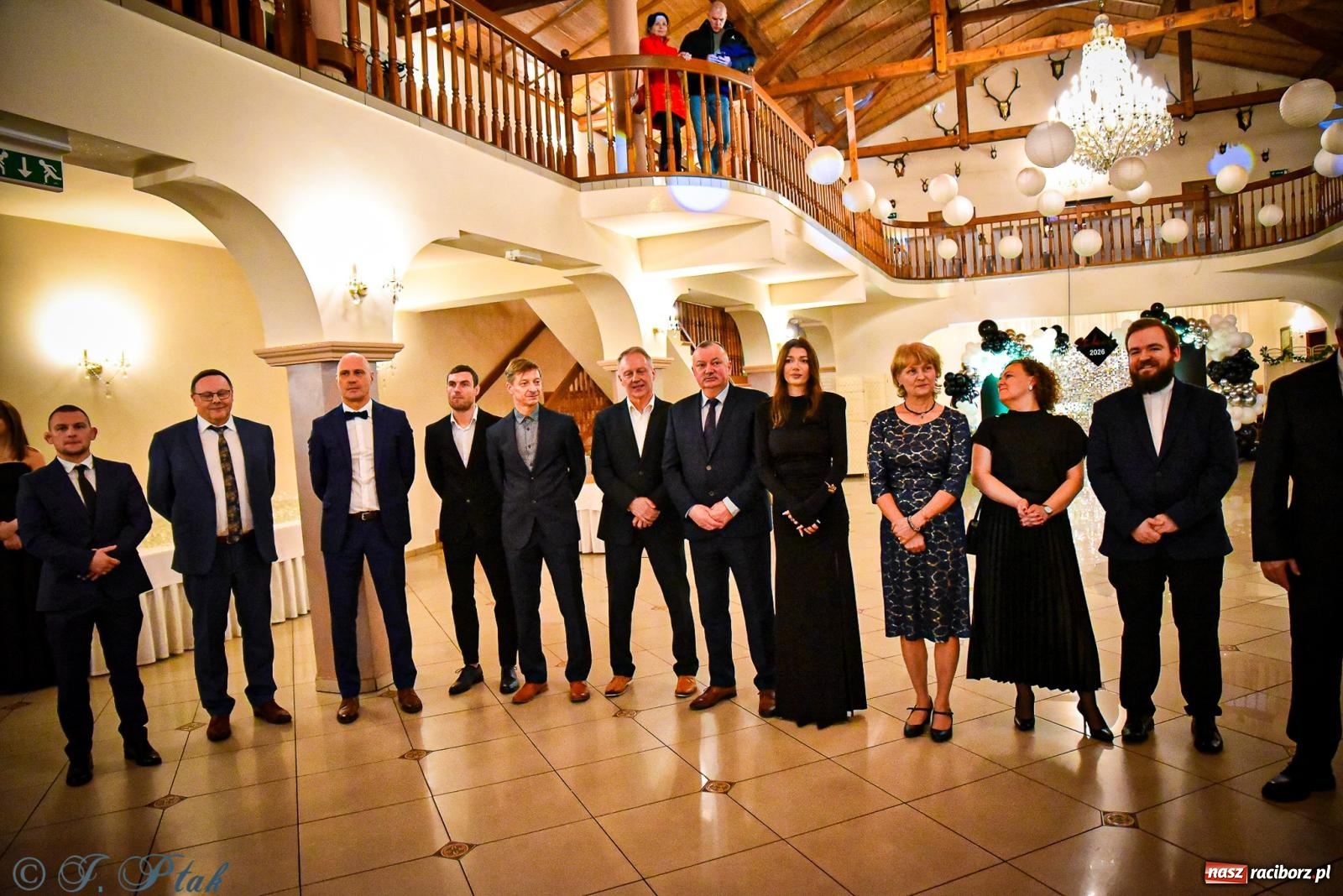 Zdjęcie w galerii na portalu naszraciborz.pl: Poloneza czas zacząć! Studniówka ZSOMS w Raciborzu [FOTO i WIDEO] wiadomości z regionu