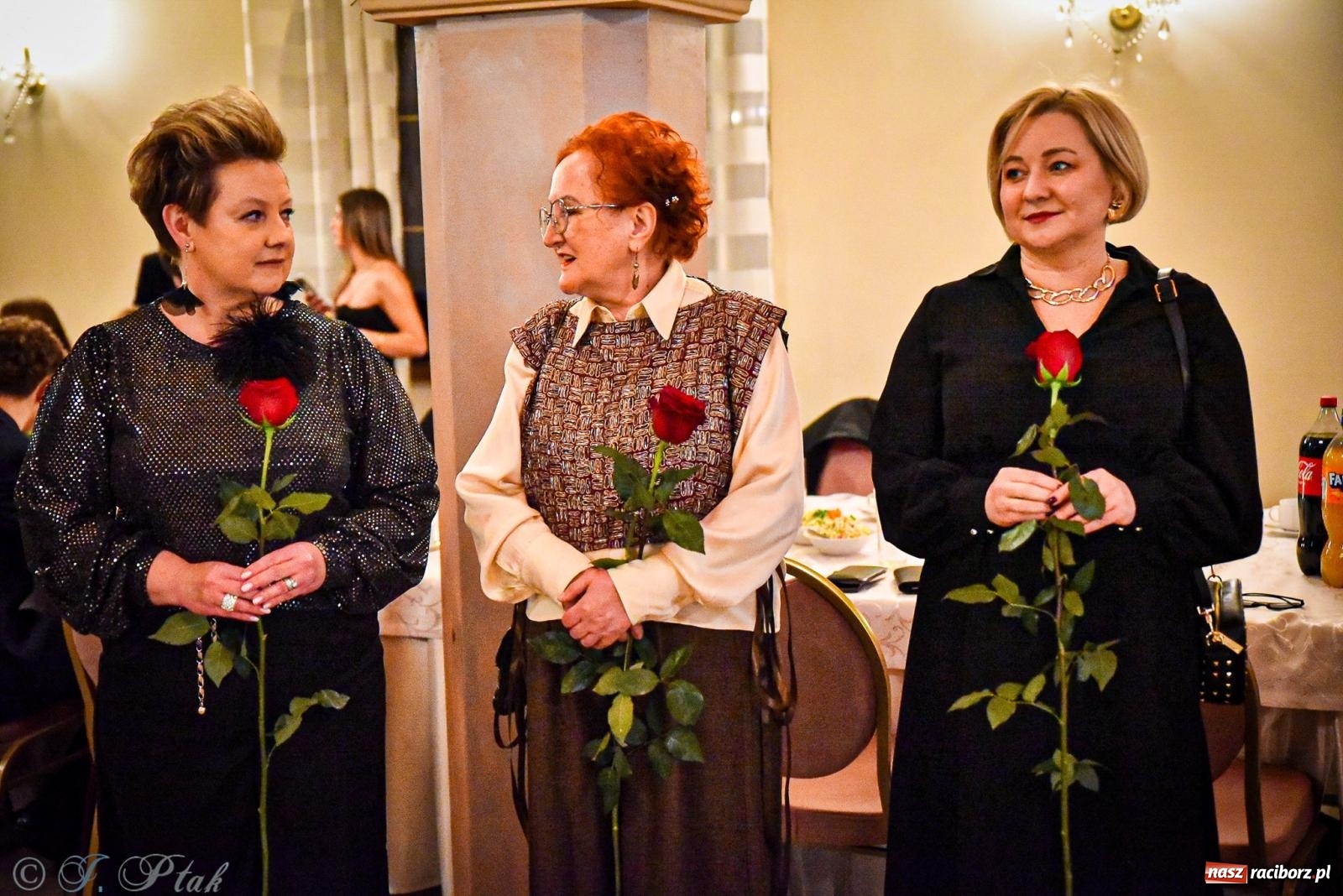 Zdjęcie w galerii na portalu naszraciborz.pl: Poloneza czas zacząć! Studniówka ZSOMS w Raciborzu [FOTO i WIDEO] wiadomości z regionu