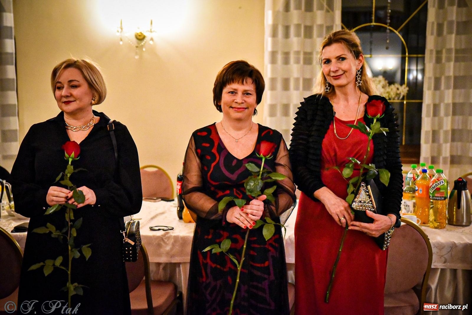 Zdjęcie w galerii na portalu naszraciborz.pl: Poloneza czas zacząć! Studniówka ZSOMS w Raciborzu [FOTO i WIDEO] wiadomości z regionu