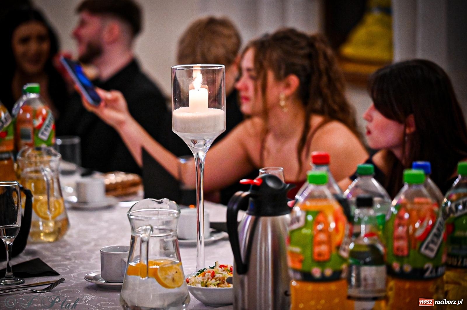 Zdjęcie w galerii na portalu naszraciborz.pl: Poloneza czas zacząć! Studniówka ZSOMS w Raciborzu [FOTO i WIDEO] wiadomości z regionu