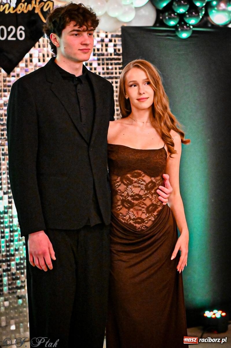 Zdjęcie w galerii na portalu naszraciborz.pl: Poloneza czas zacząć! Studniówka ZSOMS w Raciborzu [FOTO i WIDEO] wiadomości z regionu