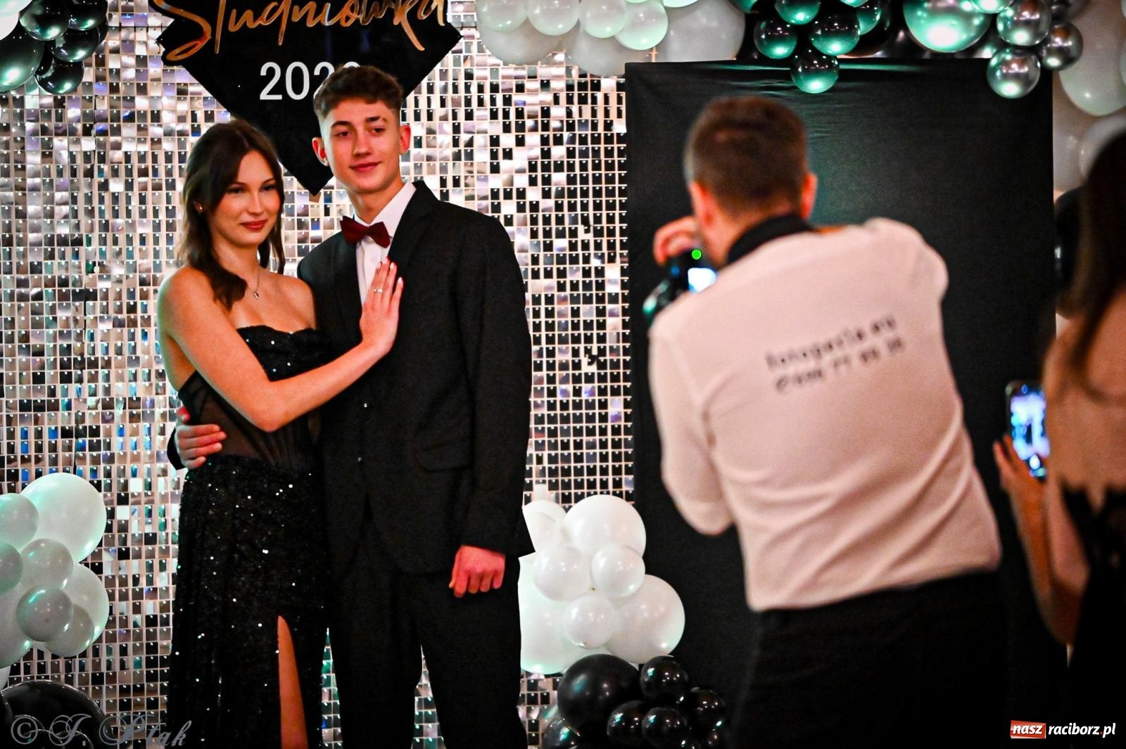 Zdjęcie w galerii na portalu naszraciborz.pl: Poloneza czas zacząć! Studniówka ZSOMS w Raciborzu [FOTO i WIDEO] wiadomości z regionu