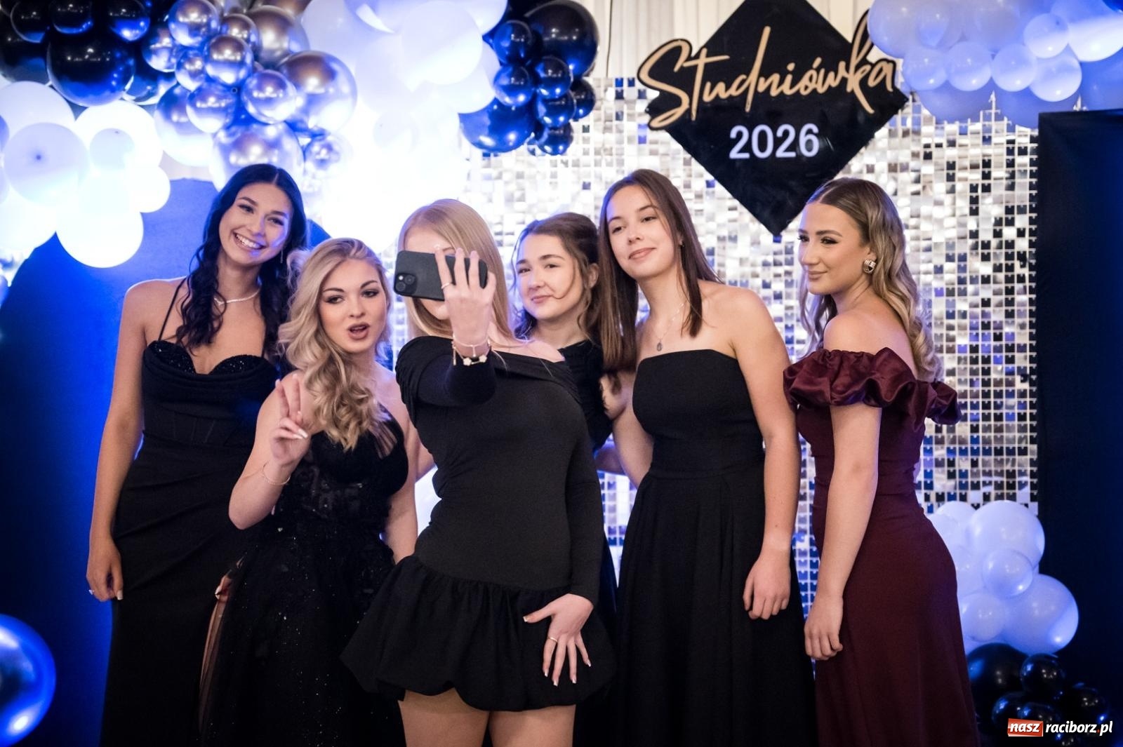 Zdjęcie w galerii na portalu naszraciborz.pl: Zdjęcia na bis. Sportowo-mundurowa studniówka ZSOMS [FOTO i WIDEO] wiadomości z regionu