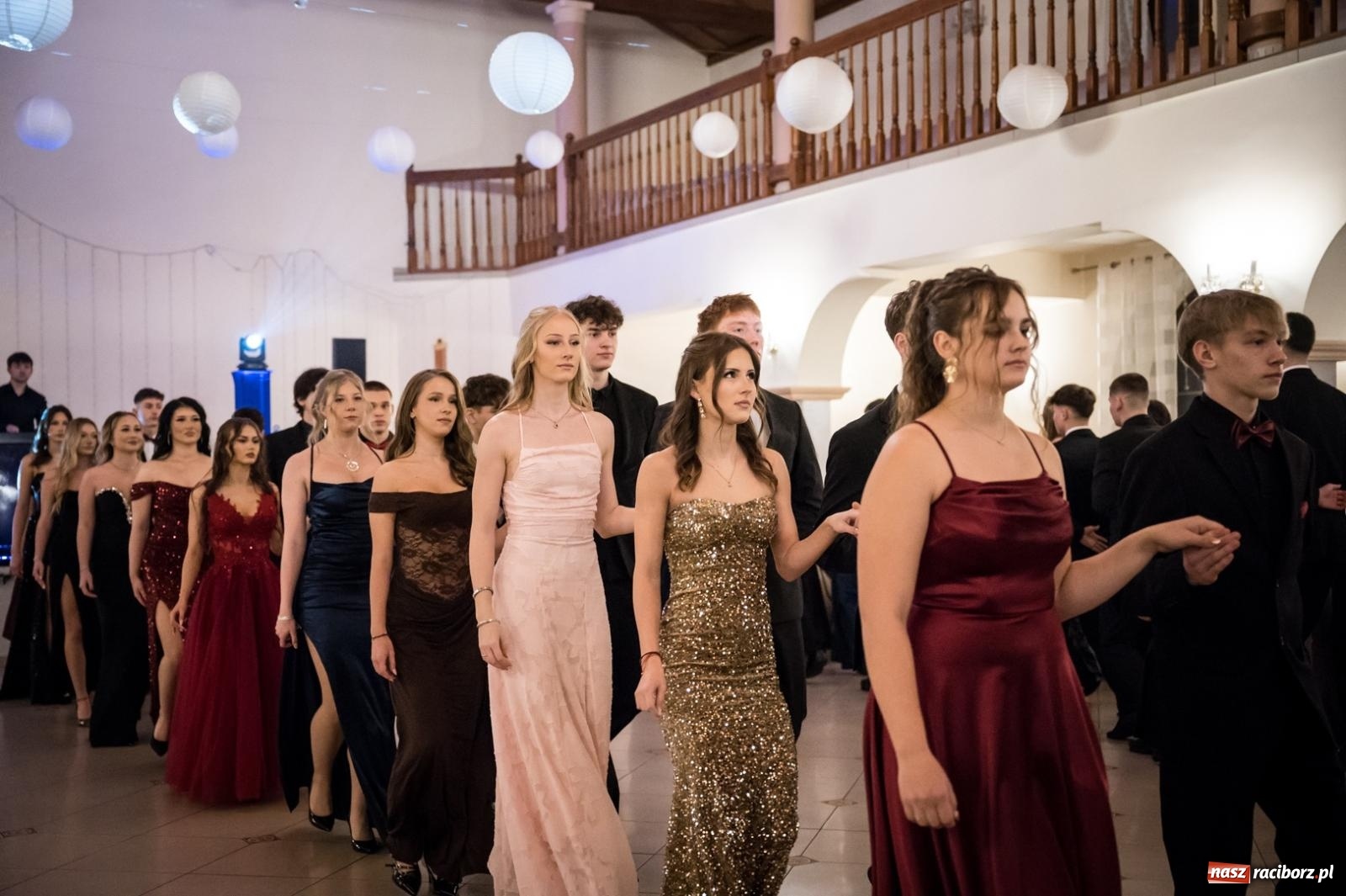 Zdjęcie w galerii na portalu naszraciborz.pl: Zdjęcia na bis. Sportowo-mundurowa studniówka ZSOMS [FOTO i WIDEO] wiadomości z regionu