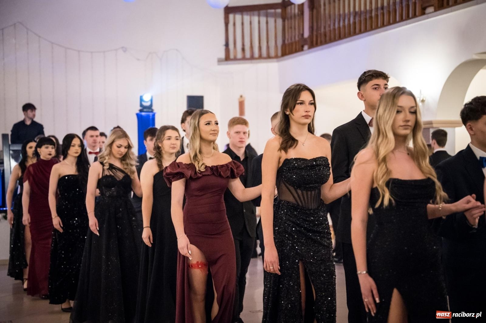 Zdjęcie w galerii na portalu naszraciborz.pl: Zdjęcia na bis. Sportowo-mundurowa studniówka ZSOMS [FOTO i WIDEO] wiadomości z regionu