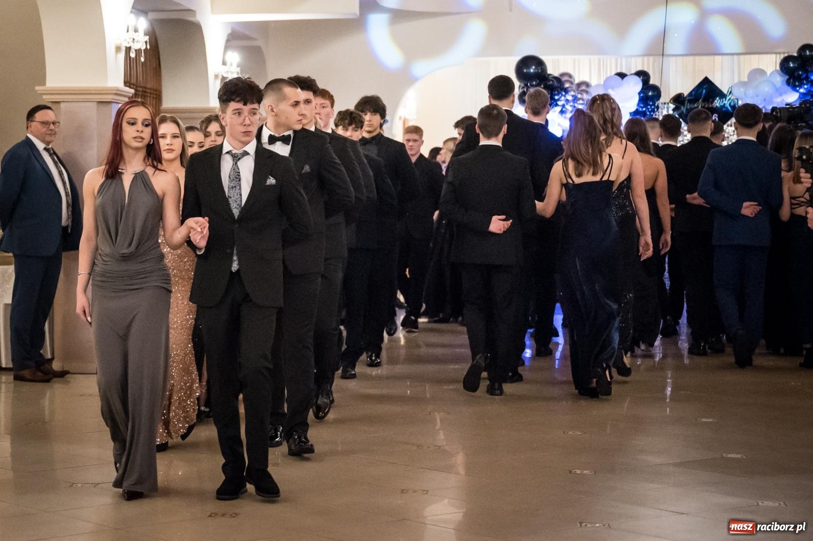 Zdjęcie w galerii na portalu naszraciborz.pl: Zdjęcia na bis. Sportowo-mundurowa studniówka ZSOMS [FOTO i WIDEO] wiadomości z regionu