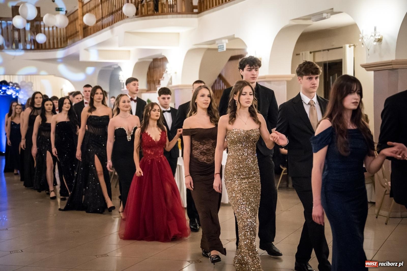 Zdjęcie w galerii na portalu naszraciborz.pl: Zdjęcia na bis. Sportowo-mundurowa studniówka ZSOMS [FOTO i WIDEO] wiadomości z regionu