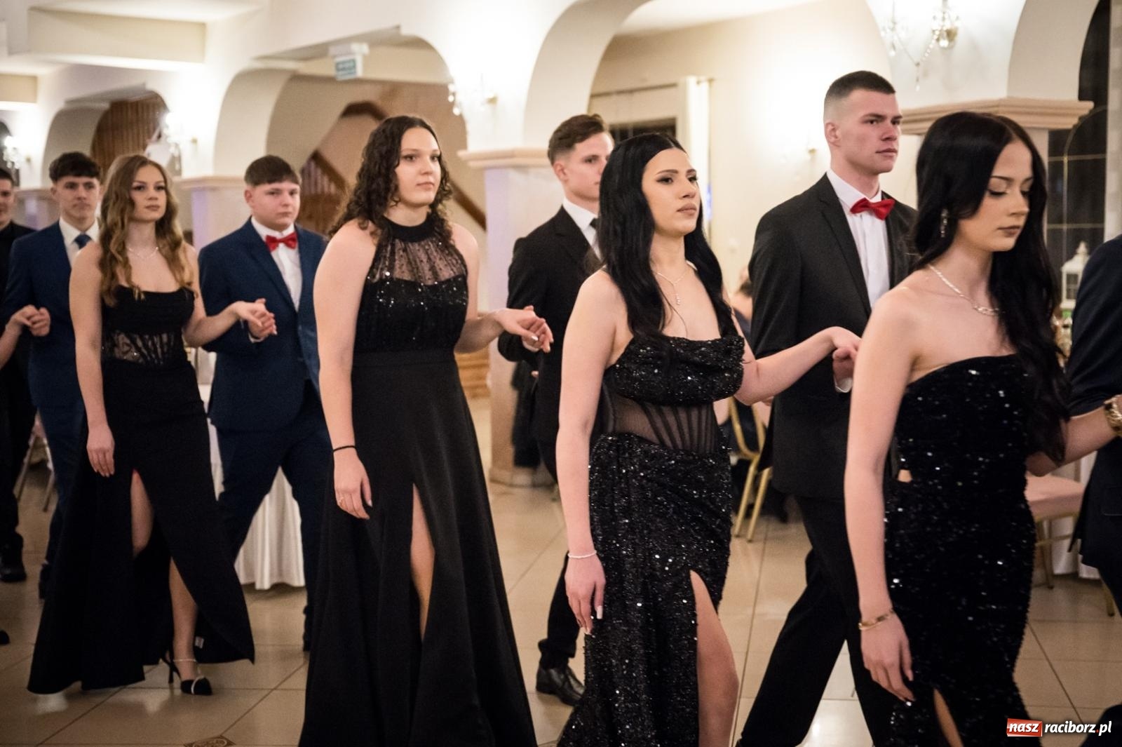 Zdjęcie w galerii na portalu naszraciborz.pl: Zdjęcia na bis. Sportowo-mundurowa studniówka ZSOMS [FOTO i WIDEO] wiadomości z regionu