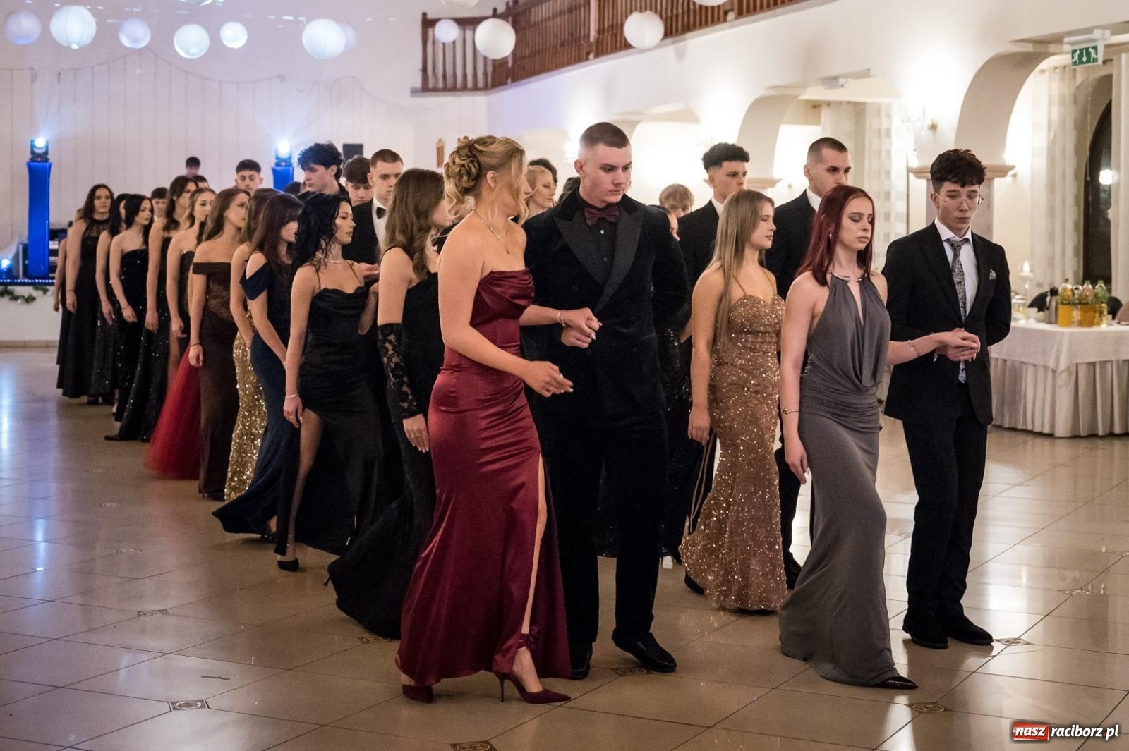 Zdjęcie w galerii na portalu naszraciborz.pl: Zdjęcia na bis. Sportowo-mundurowa studniówka ZSOMS [FOTO i WIDEO] wiadomości z regionu