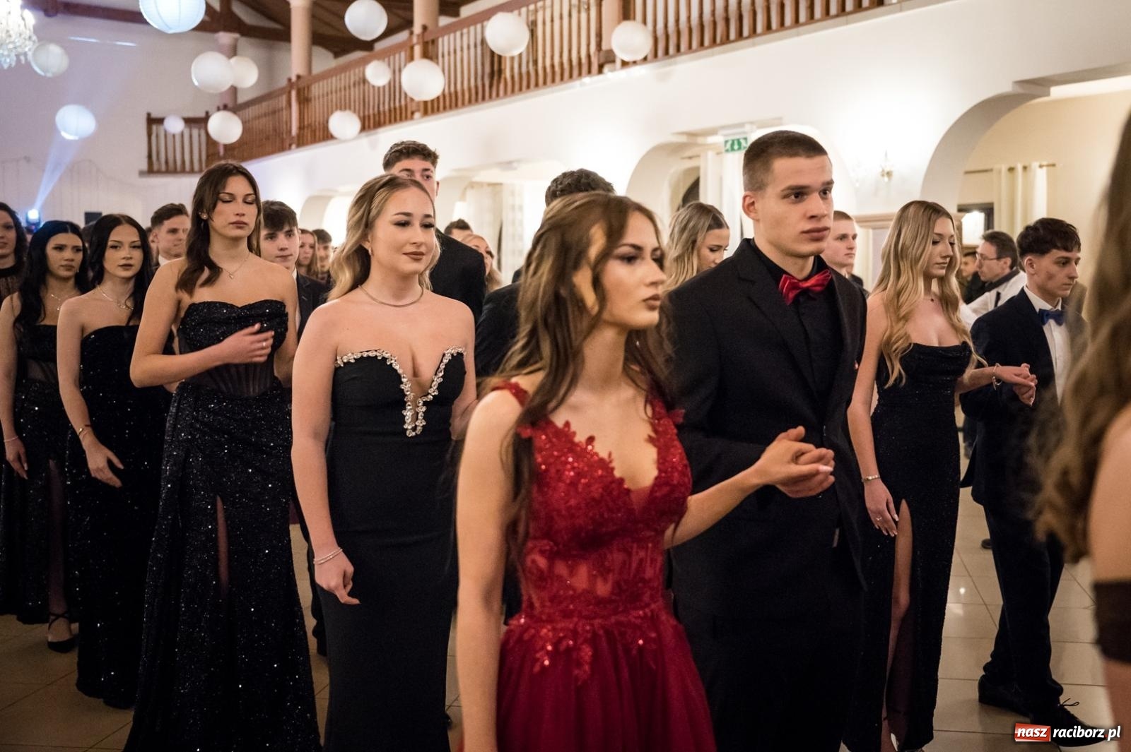 Zdjęcie w galerii na portalu naszraciborz.pl: Zdjęcia na bis. Sportowo-mundurowa studniówka ZSOMS [FOTO i WIDEO] wiadomości z regionu