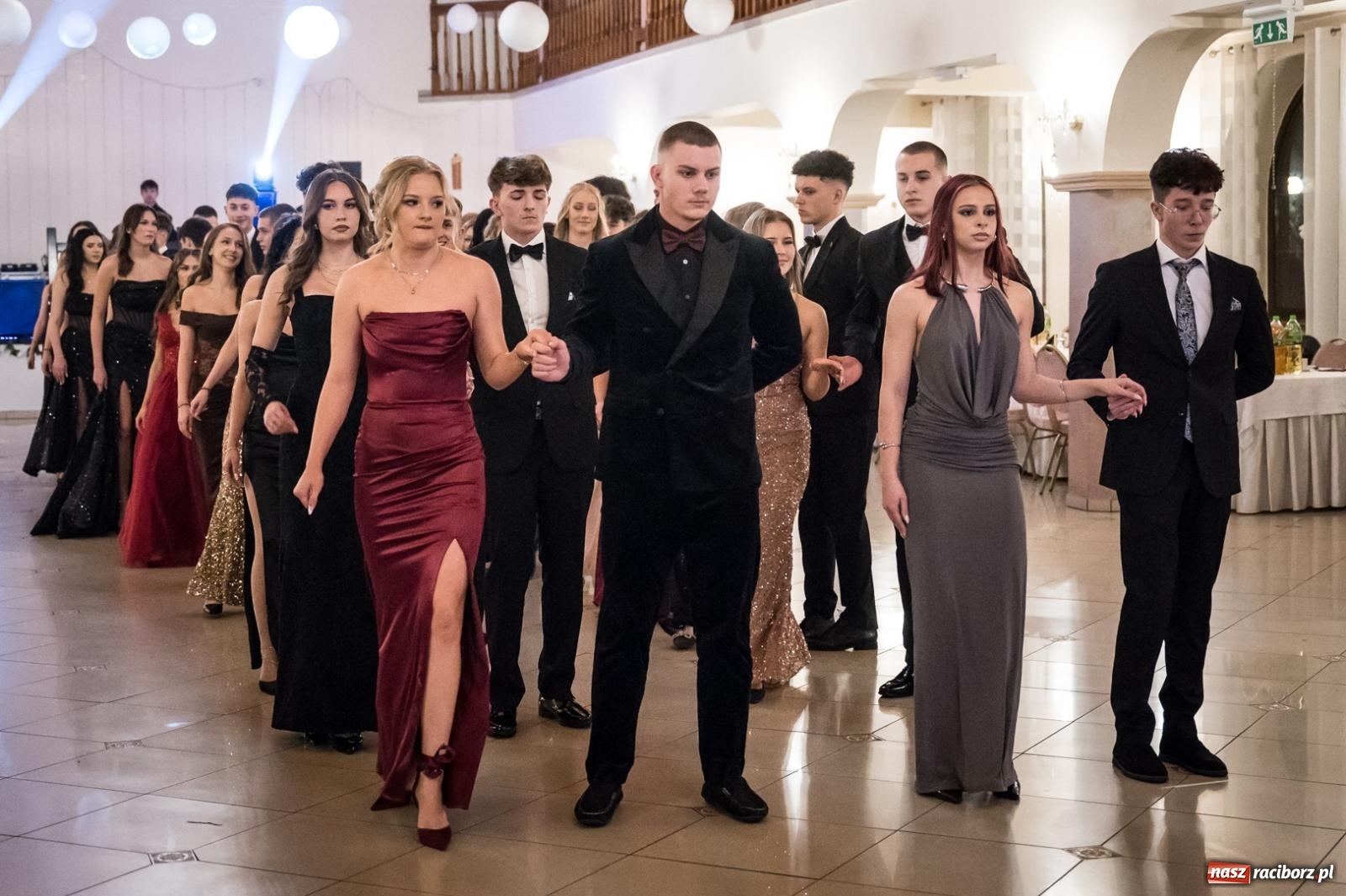 Zdjęcie w galerii na portalu naszraciborz.pl: Zdjęcia na bis. Sportowo-mundurowa studniówka ZSOMS [FOTO i WIDEO] wiadomości z regionu