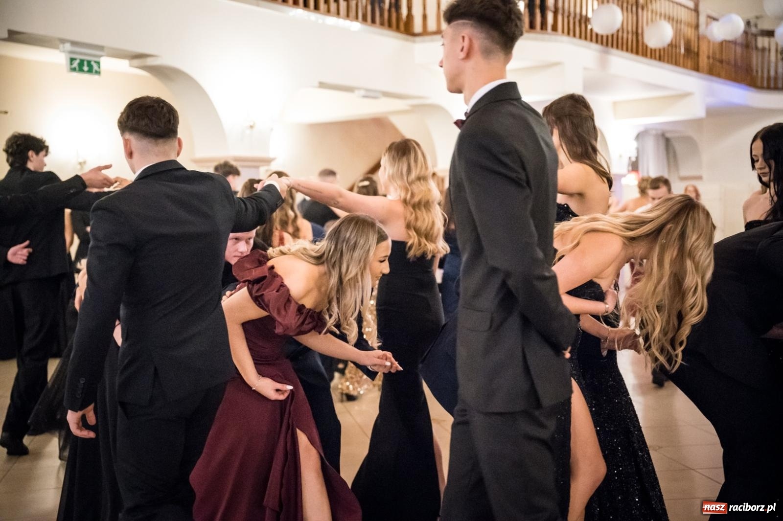 Zdjęcie w galerii na portalu naszraciborz.pl: Zdjęcia na bis. Sportowo-mundurowa studniówka ZSOMS [FOTO i WIDEO] wiadomości z regionu