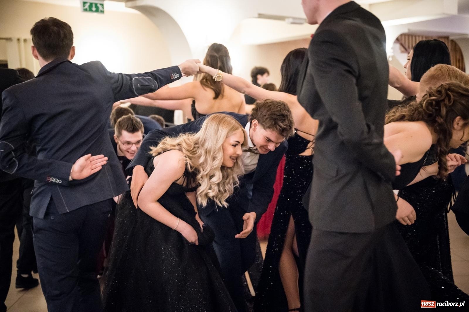 Zdjęcie w galerii na portalu naszraciborz.pl: Zdjęcia na bis. Sportowo-mundurowa studniówka ZSOMS [FOTO i WIDEO] wiadomości z regionu