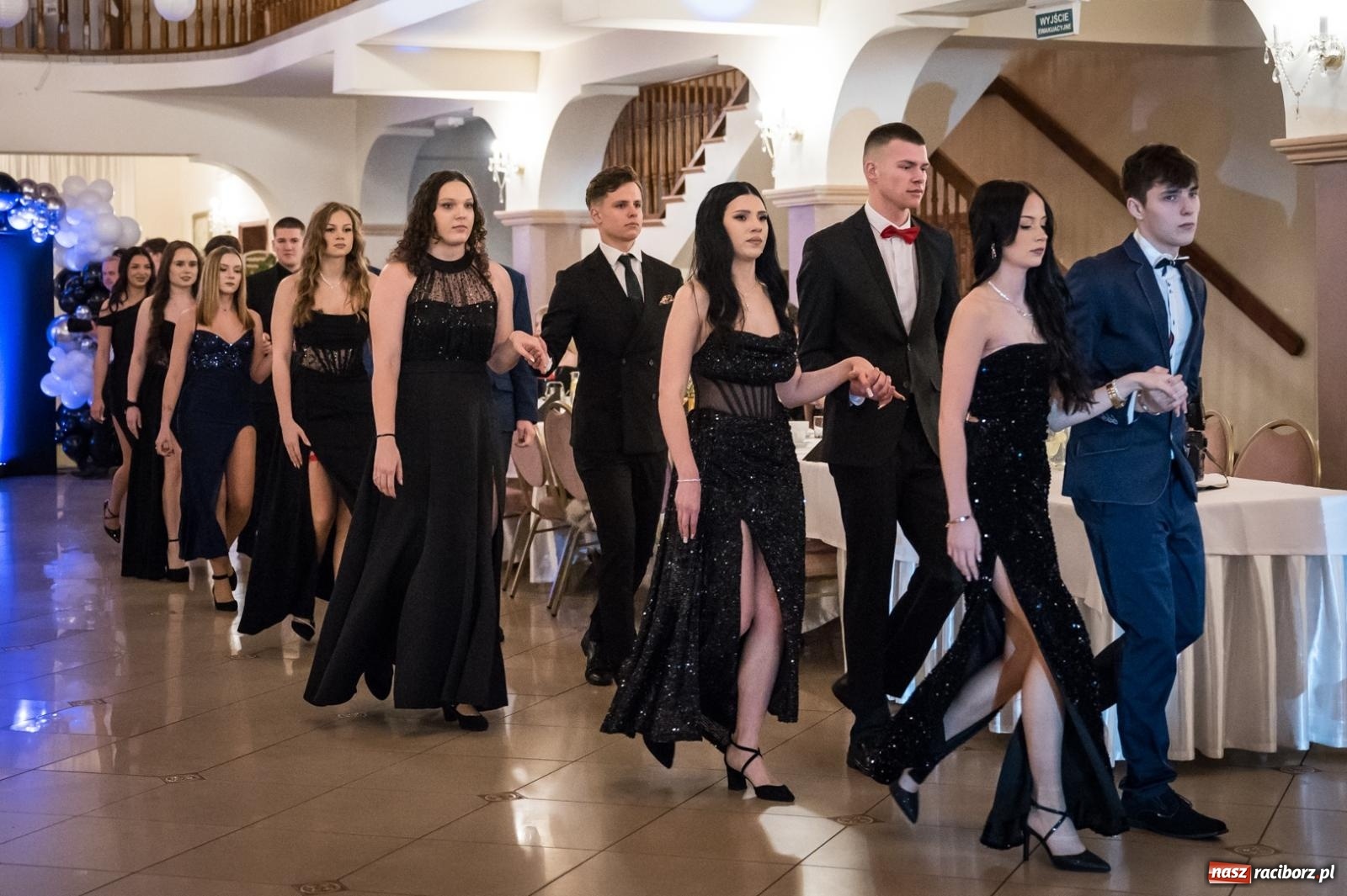 Zdjęcie w galerii na portalu naszraciborz.pl: Zdjęcia na bis. Sportowo-mundurowa studniówka ZSOMS [FOTO i WIDEO] wiadomości z regionu