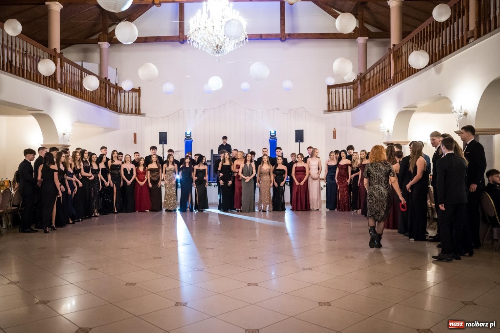 Zdjęcie w galerii na portalu naszraciborz.pl: Zdjęcia na bis. Sportowo-mundurowa studniówka ZSOMS [FOTO i WIDEO] wiadomości z regionu