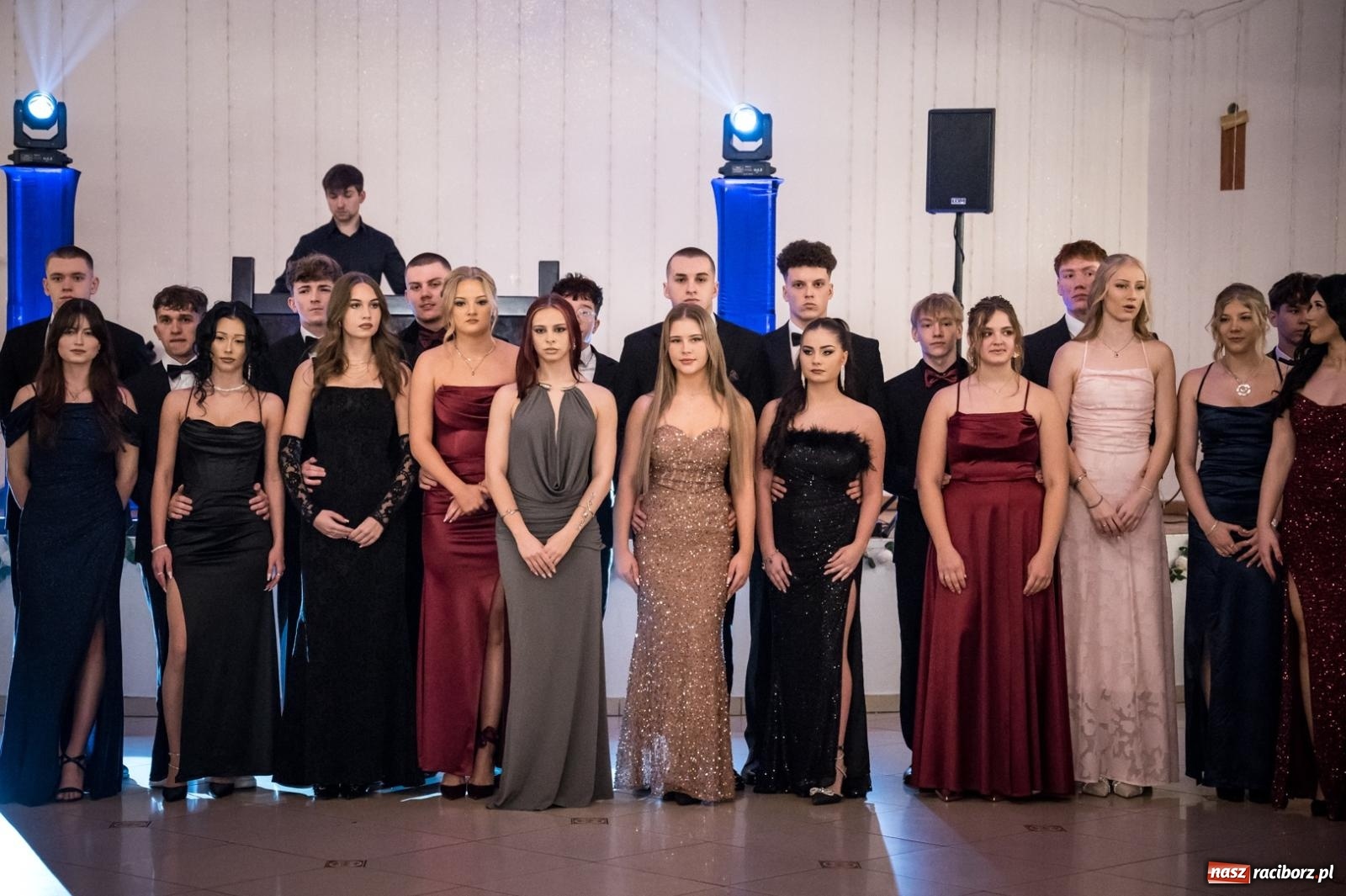 Zdjęcie w galerii na portalu naszraciborz.pl: Zdjęcia na bis. Sportowo-mundurowa studniówka ZSOMS [FOTO i WIDEO] wiadomości z regionu