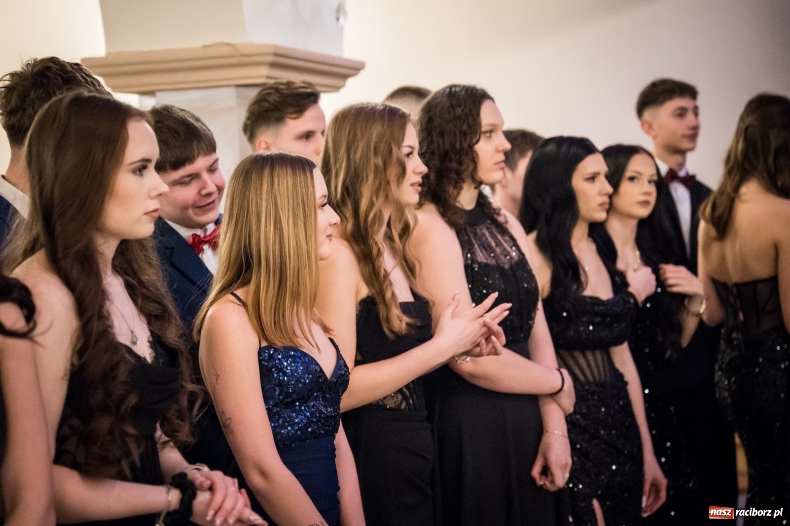 Zdjęcie w galerii na portalu naszraciborz.pl: Zdjęcia na bis. Sportowo-mundurowa studniówka ZSOMS [FOTO i WIDEO] wiadomości z regionu