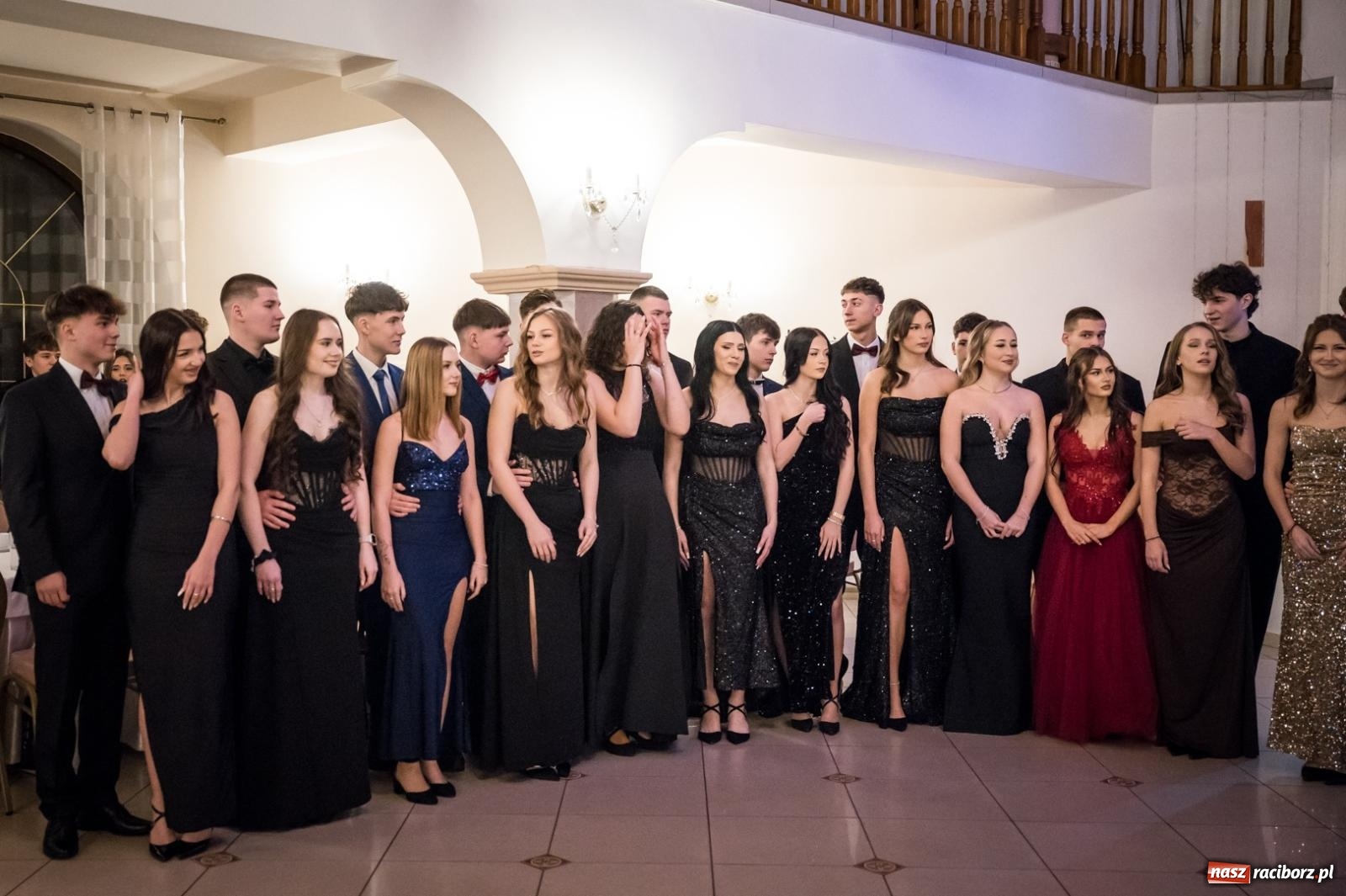 Zdjęcie w galerii na portalu naszraciborz.pl: Zdjęcia na bis. Sportowo-mundurowa studniówka ZSOMS [FOTO i WIDEO] wiadomości z regionu