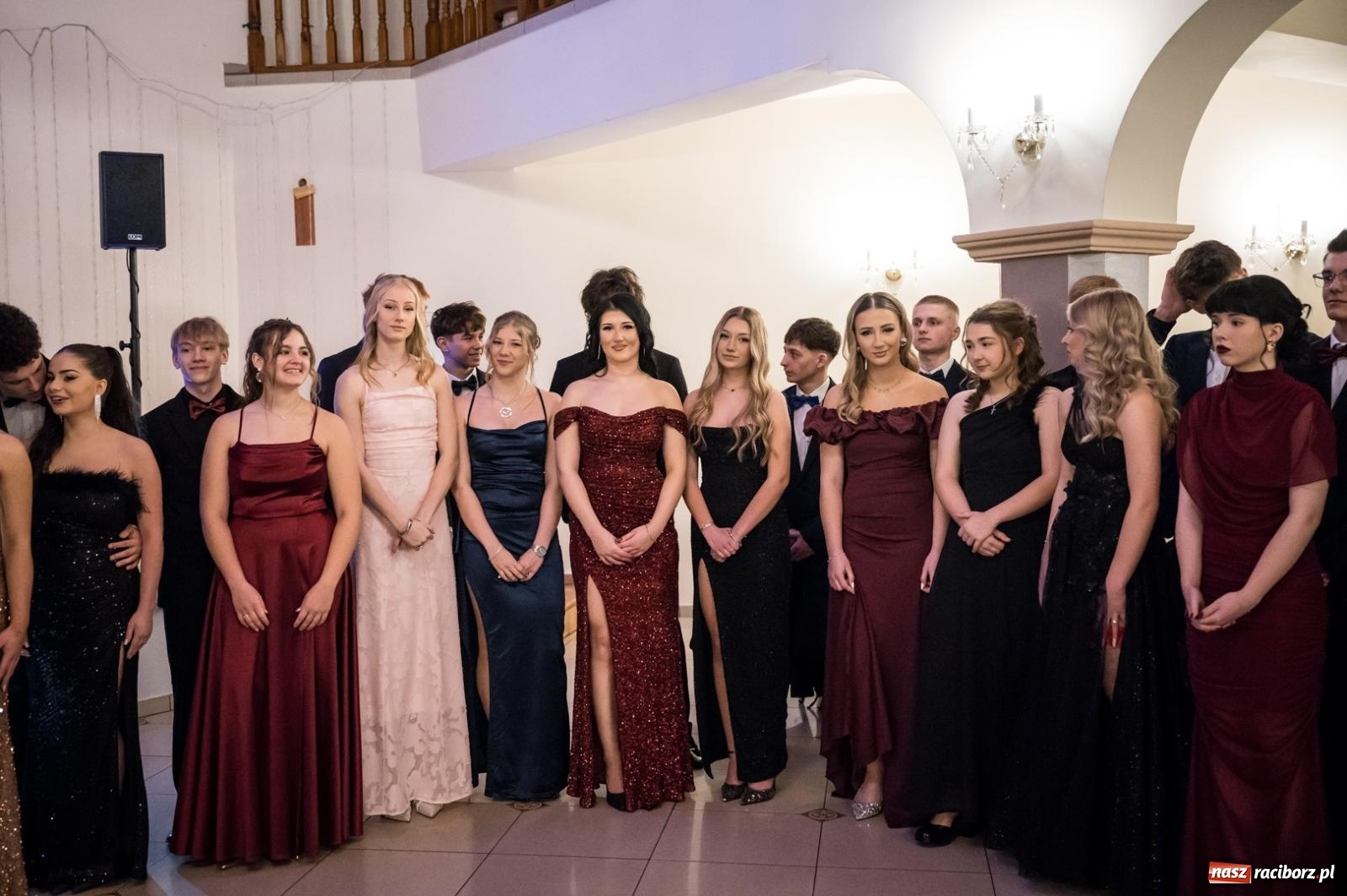 Zdjęcie w galerii na portalu naszraciborz.pl: Zdjęcia na bis. Sportowo-mundurowa studniówka ZSOMS [FOTO i WIDEO] wiadomości z regionu