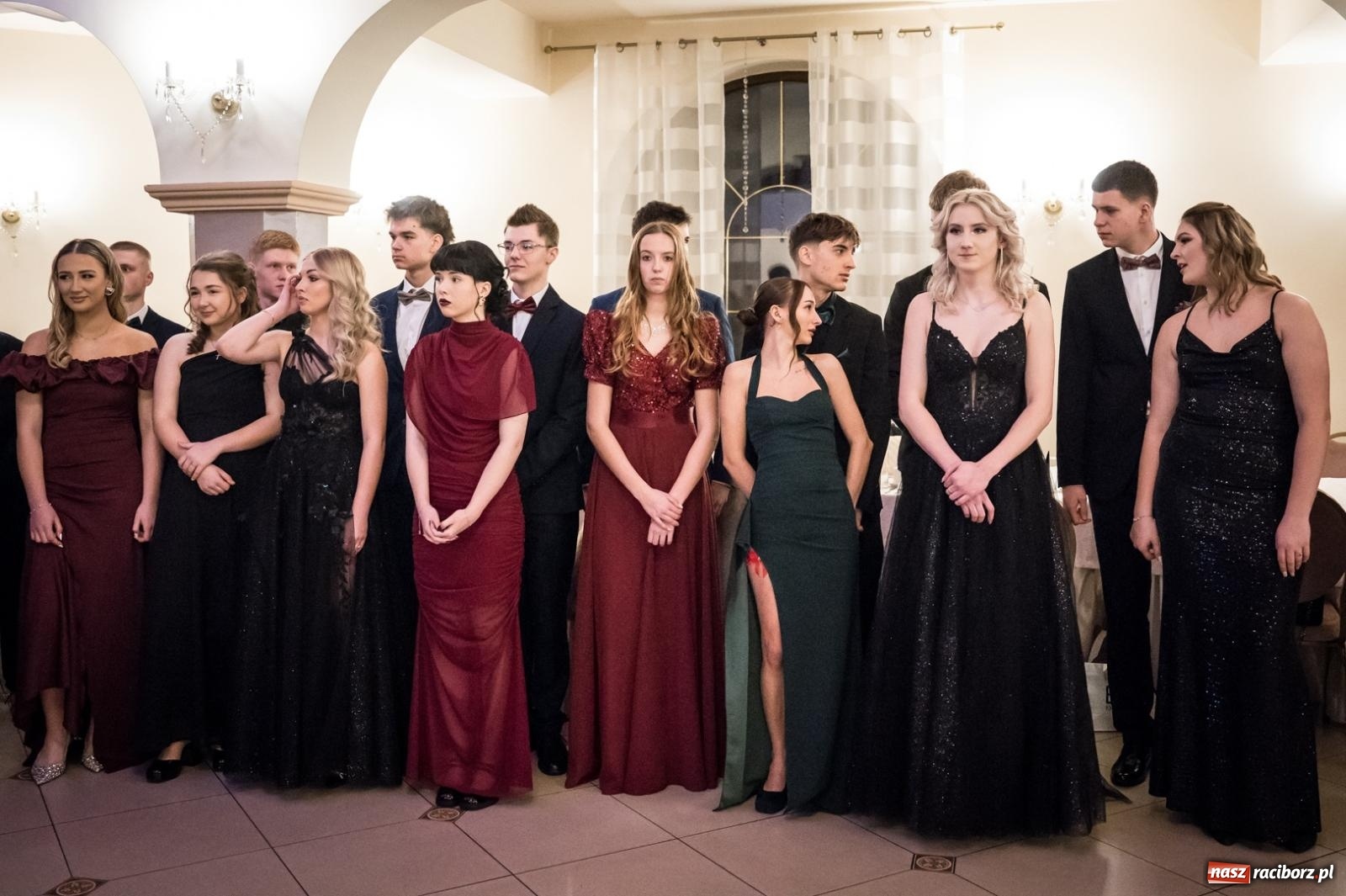 Zdjęcie w galerii na portalu naszraciborz.pl: Zdjęcia na bis. Sportowo-mundurowa studniówka ZSOMS [FOTO i WIDEO] wiadomości z regionu