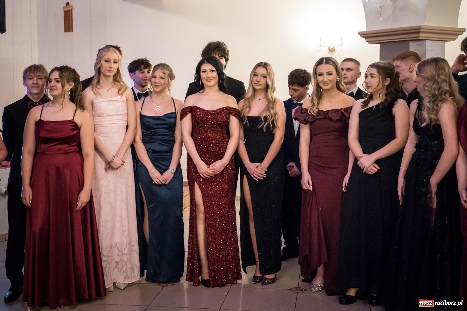 Zdjęcie w galerii na portalu naszraciborz.pl: Zdjęcia na bis. Sportowo-mundurowa studniówka ZSOMS [FOTO i WIDEO] wiadomości z regionu