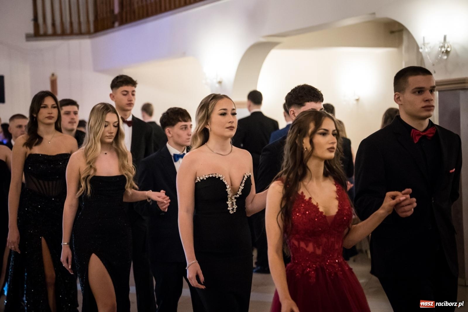 Zdjęcie w galerii na portalu naszraciborz.pl: Zdjęcia na bis. Sportowo-mundurowa studniówka ZSOMS [FOTO i WIDEO] wiadomości z regionu