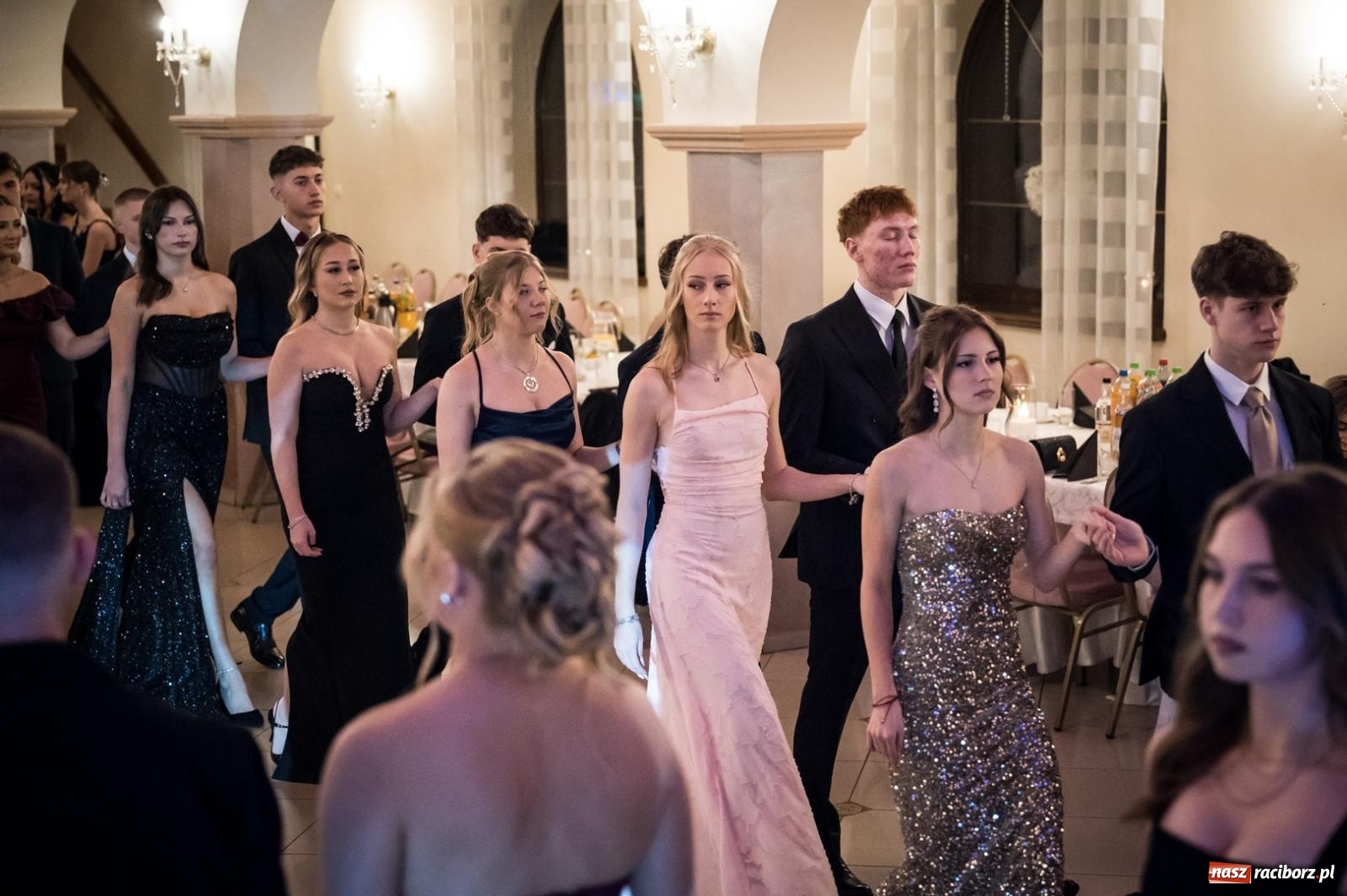 Zdjęcie w galerii na portalu naszraciborz.pl: Zdjęcia na bis. Sportowo-mundurowa studniówka ZSOMS [FOTO i WIDEO] wiadomości z regionu