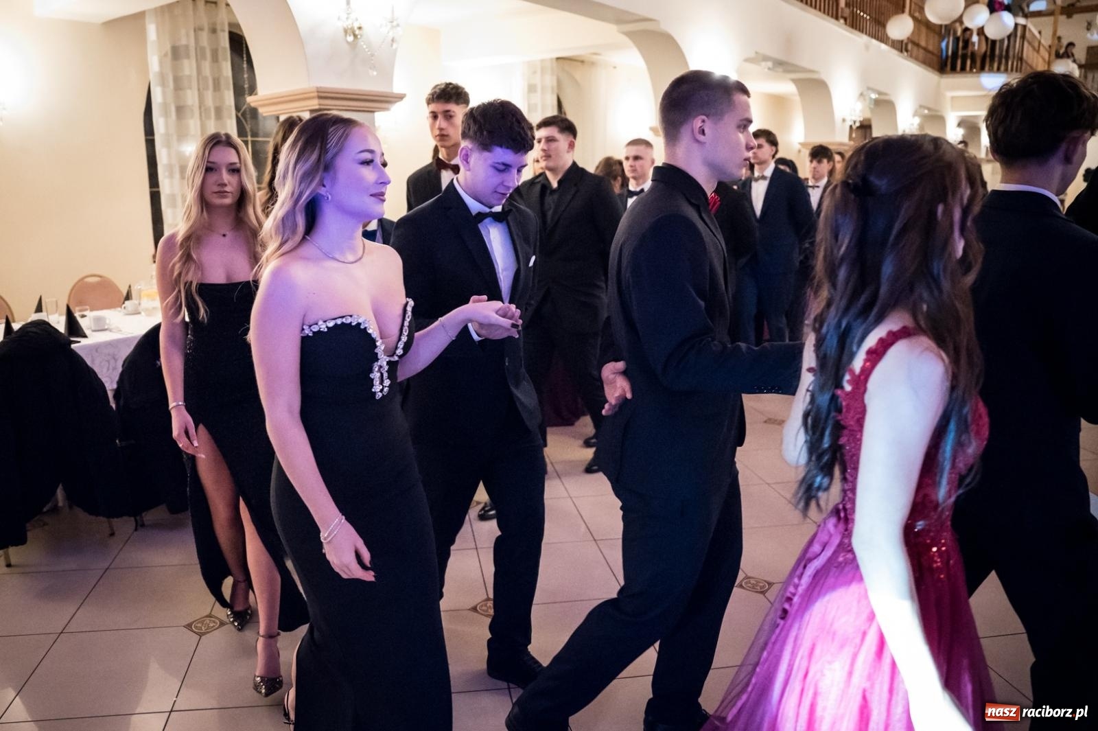 Zdjęcie w galerii na portalu naszraciborz.pl: Zdjęcia na bis. Sportowo-mundurowa studniówka ZSOMS [FOTO i WIDEO] wiadomości z regionu