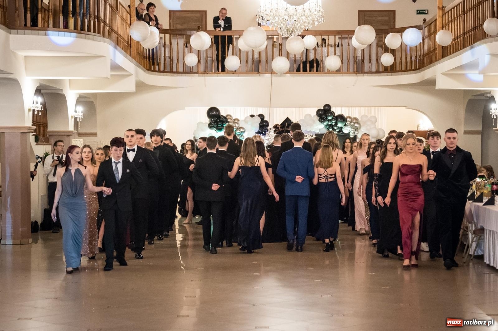 Zdjęcie w galerii na portalu naszraciborz.pl: Zdjęcia na bis. Sportowo-mundurowa studniówka ZSOMS [FOTO i WIDEO] wiadomości z regionu