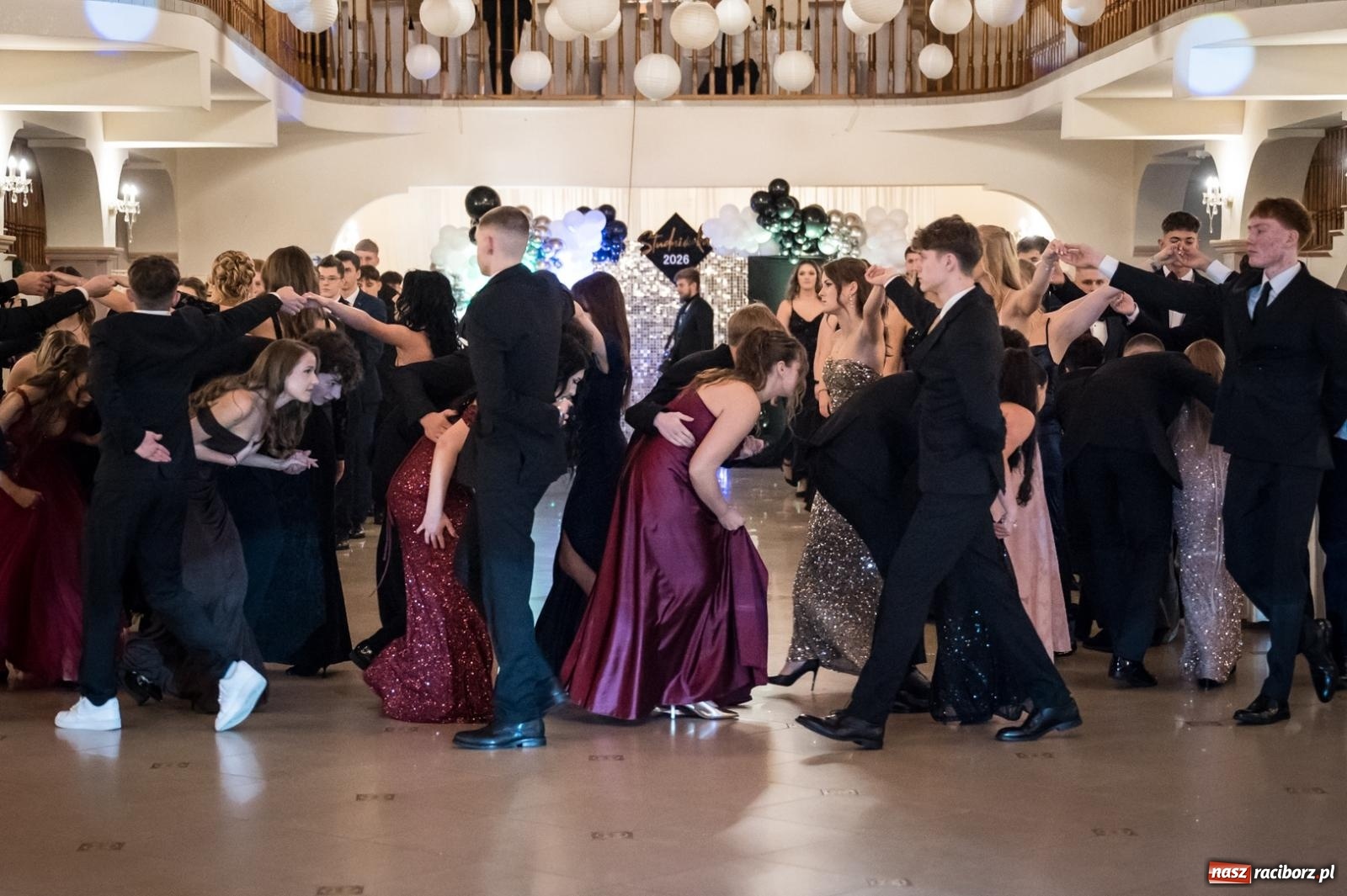 Zdjęcie w galerii na portalu naszraciborz.pl: Zdjęcia na bis. Sportowo-mundurowa studniówka ZSOMS [FOTO i WIDEO] wiadomości z regionu