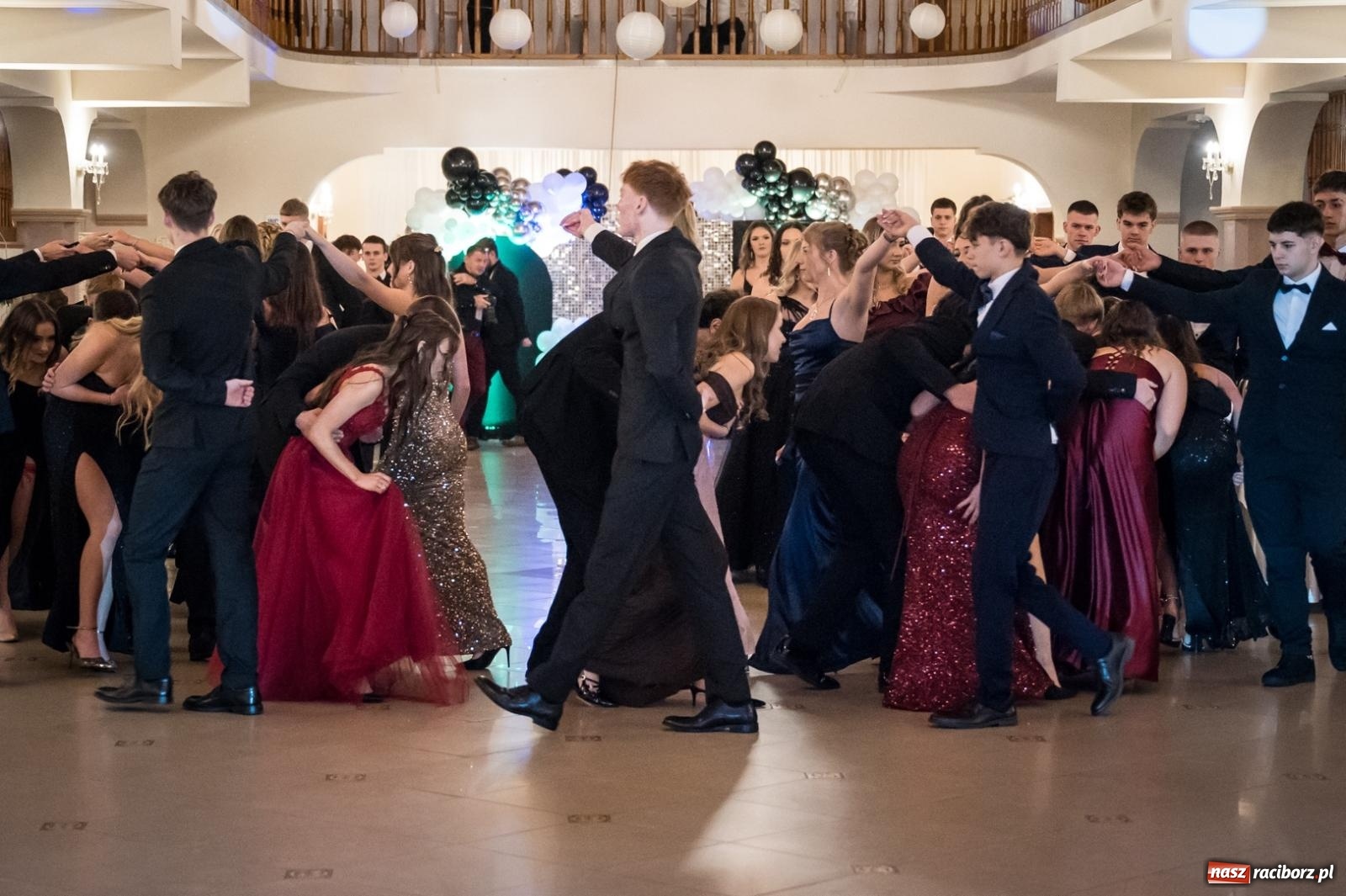 Zdjęcie w galerii na portalu naszraciborz.pl: Zdjęcia na bis. Sportowo-mundurowa studniówka ZSOMS [FOTO i WIDEO] wiadomości z regionu