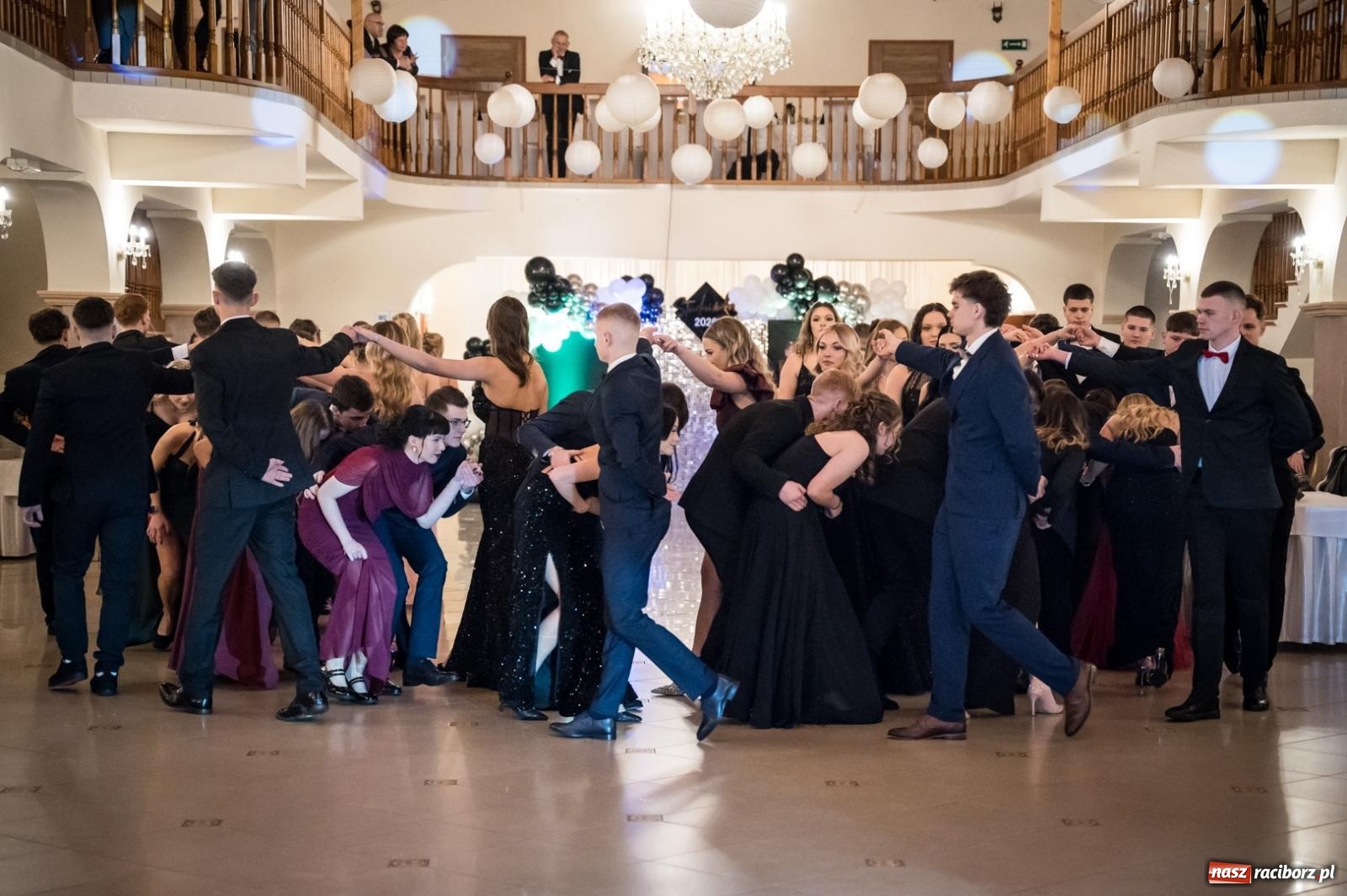 Zdjęcie w galerii na portalu naszraciborz.pl: Zdjęcia na bis. Sportowo-mundurowa studniówka ZSOMS [FOTO i WIDEO] wiadomości z regionu