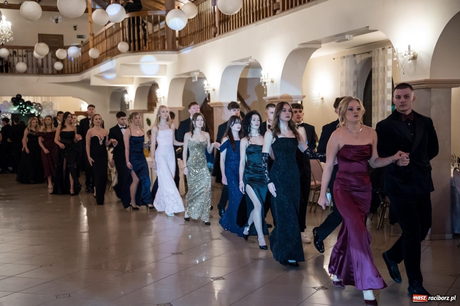 Zdjęcie w galerii na portalu naszraciborz.pl: Zdjęcia na bis. Sportowo-mundurowa studniówka ZSOMS [FOTO i WIDEO] wiadomości z regionu