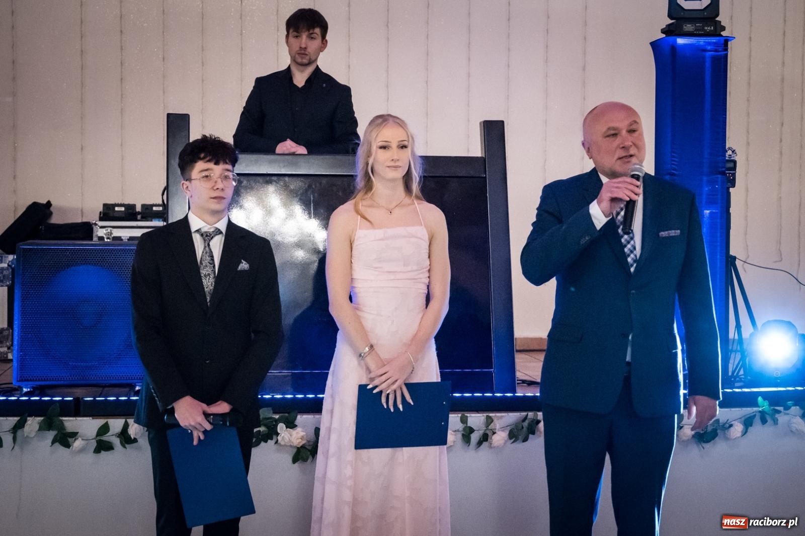 Zdjęcie w galerii na portalu naszraciborz.pl: Zdjęcia na bis. Sportowo-mundurowa studniówka ZSOMS [FOTO i WIDEO] wiadomości z regionu