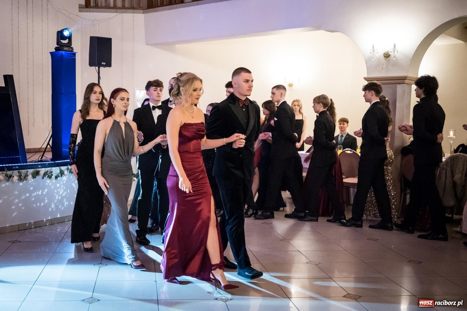 Zdjęcie w galerii na portalu naszraciborz.pl: Zdjęcia na bis. Sportowo-mundurowa studniówka ZSOMS [FOTO i WIDEO] wiadomości z regionu