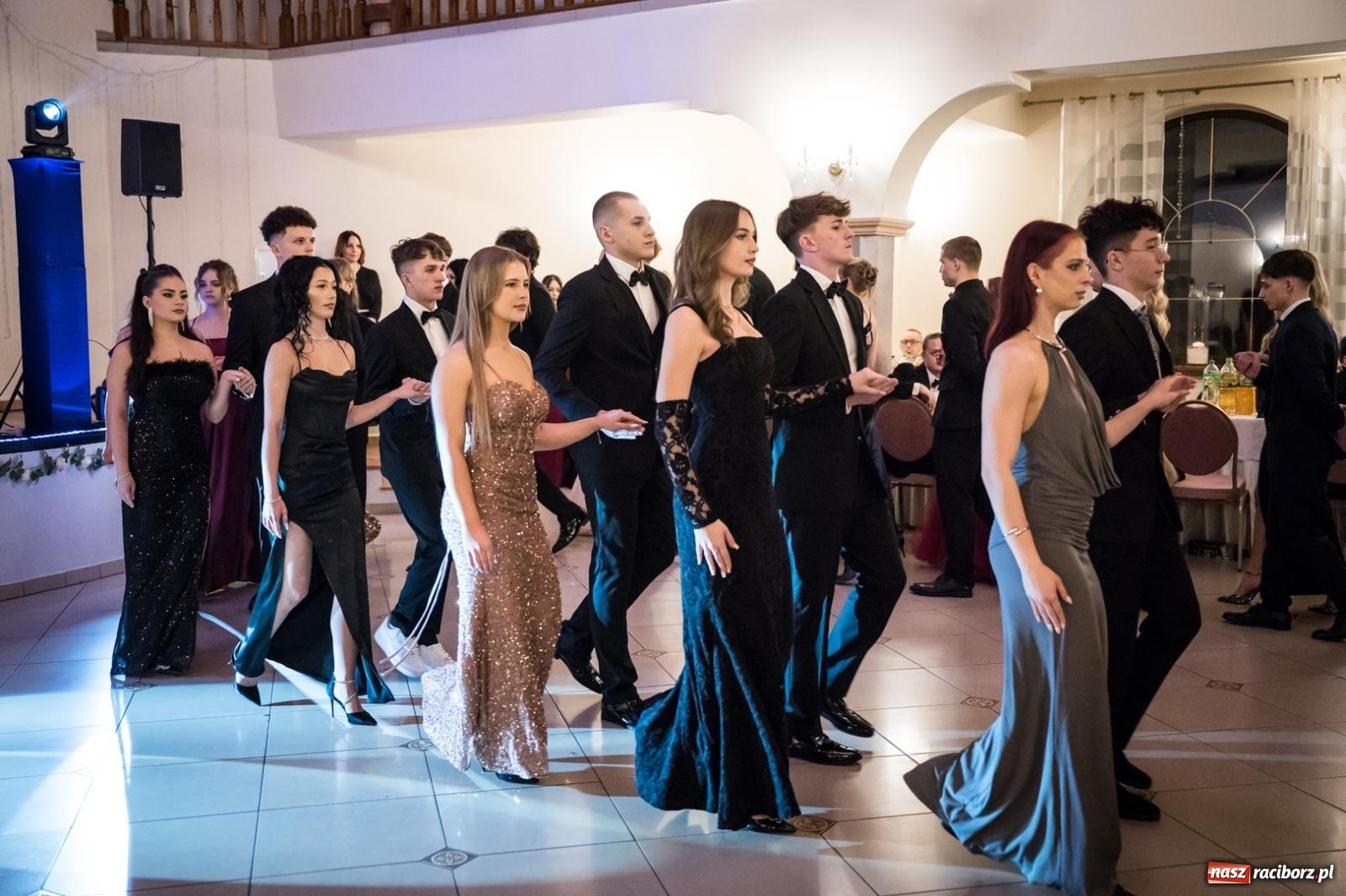 Zdjęcie w galerii na portalu naszraciborz.pl: Zdjęcia na bis. Sportowo-mundurowa studniówka ZSOMS [FOTO i WIDEO] wiadomości z regionu