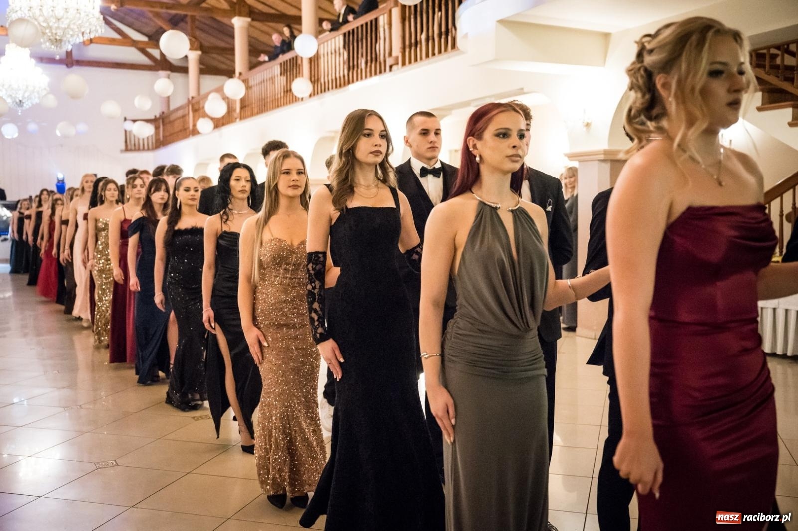 Zdjęcie w galerii na portalu naszraciborz.pl: Zdjęcia na bis. Sportowo-mundurowa studniówka ZSOMS [FOTO i WIDEO] wiadomości z regionu