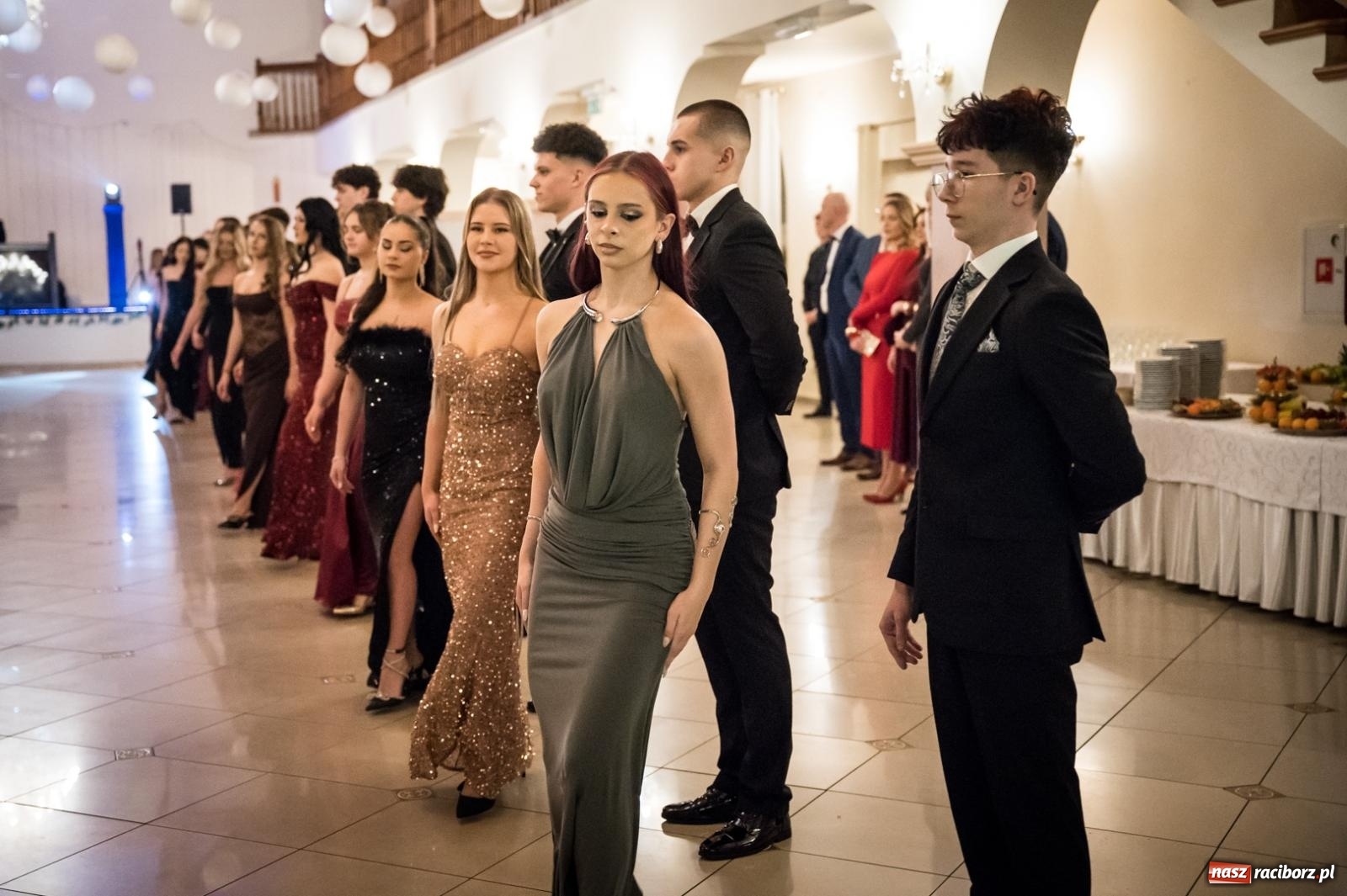 Zdjęcie w galerii na portalu naszraciborz.pl: Zdjęcia na bis. Sportowo-mundurowa studniówka ZSOMS [FOTO i WIDEO] wiadomości z regionu