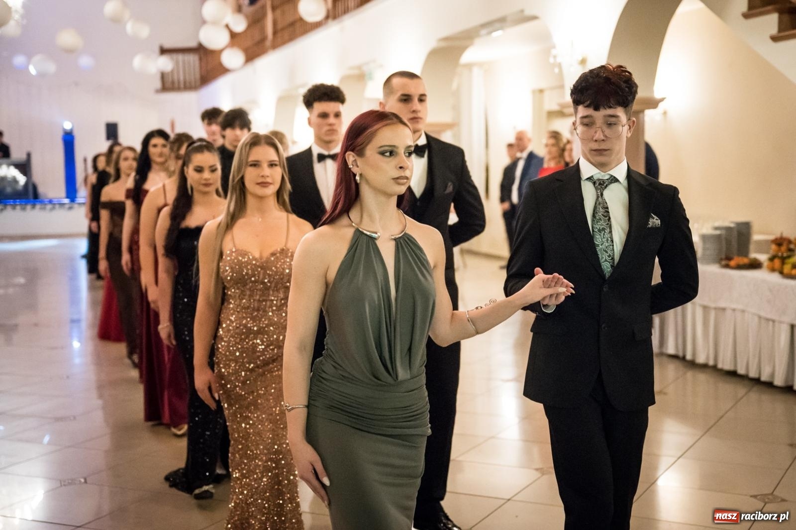 Zdjęcie w galerii na portalu naszraciborz.pl: Zdjęcia na bis. Sportowo-mundurowa studniówka ZSOMS [FOTO i WIDEO] wiadomości z regionu