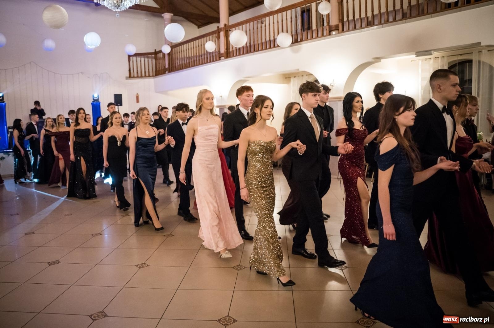 Zdjęcie w galerii na portalu naszraciborz.pl: Zdjęcia na bis. Sportowo-mundurowa studniówka ZSOMS [FOTO i WIDEO] wiadomości z regionu