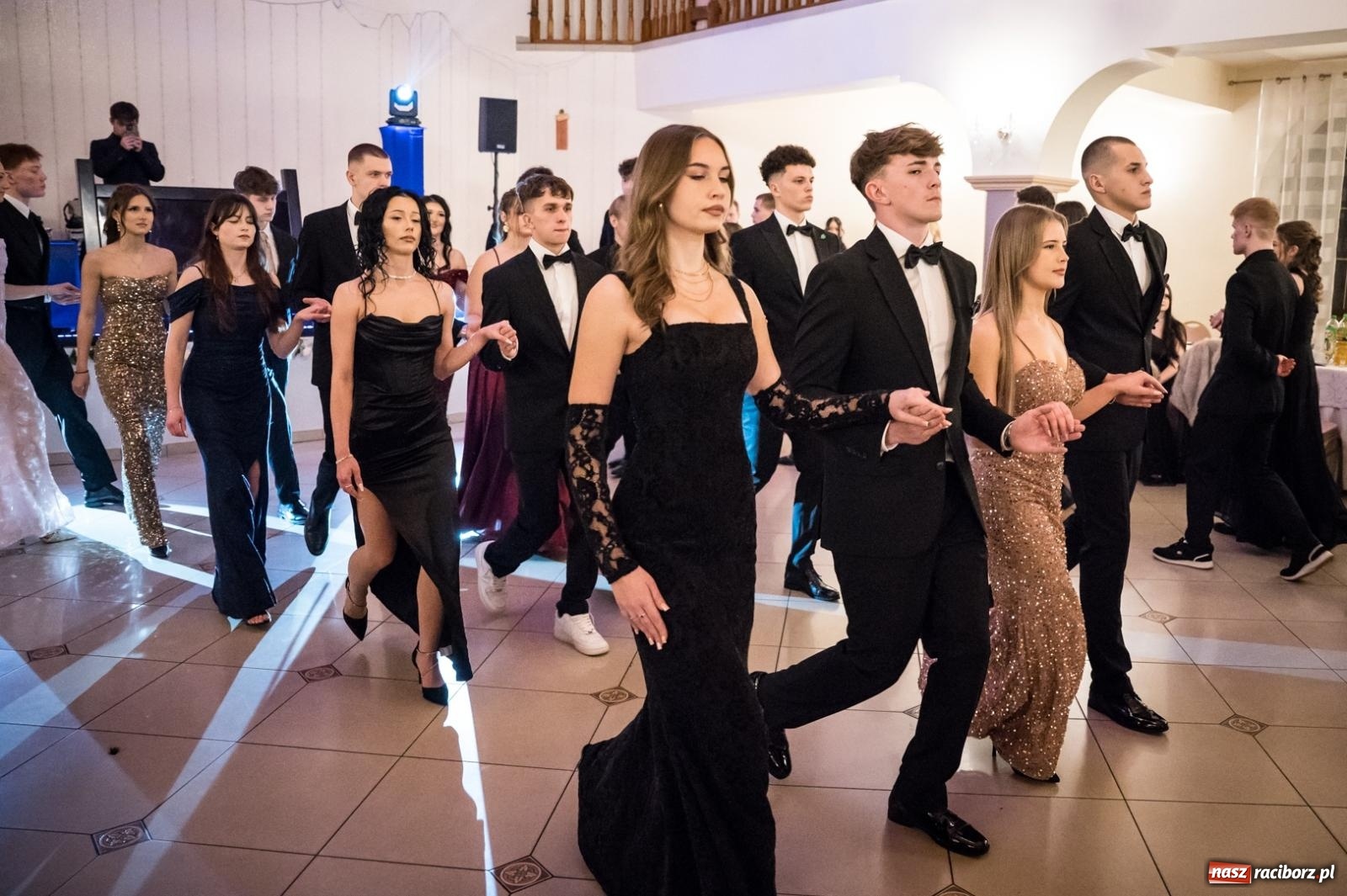 Zdjęcie w galerii na portalu naszraciborz.pl: Zdjęcia na bis. Sportowo-mundurowa studniówka ZSOMS [FOTO i WIDEO] wiadomości z regionu