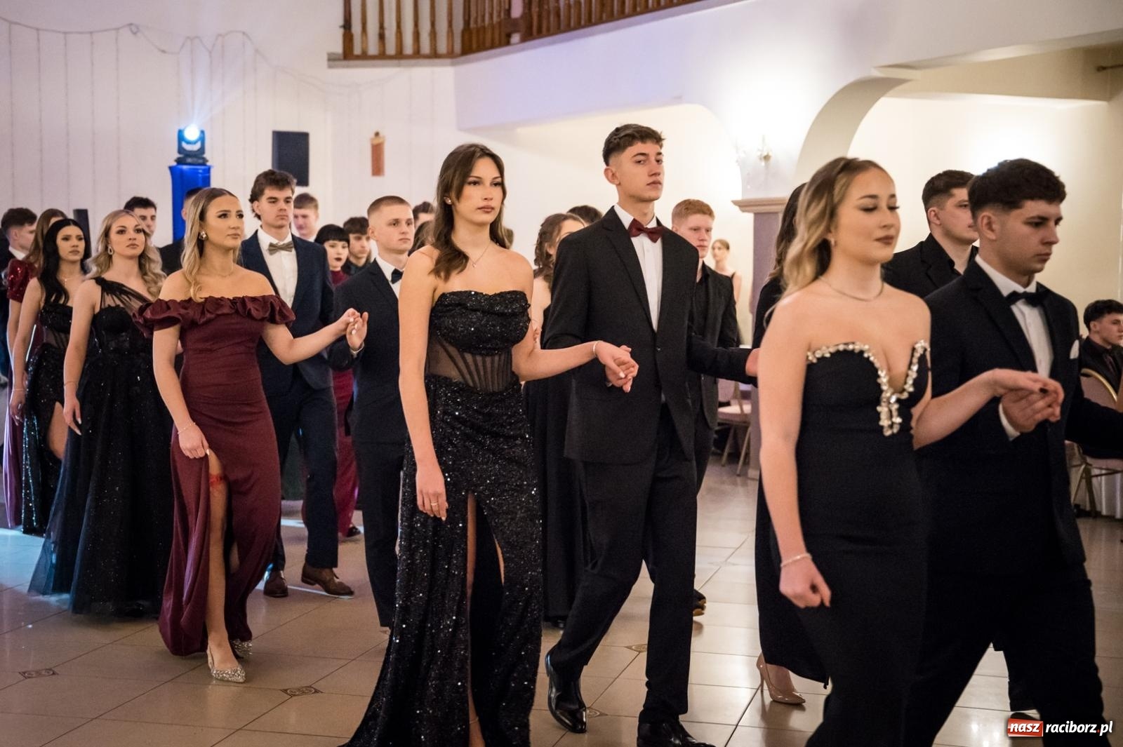 Zdjęcie w galerii na portalu naszraciborz.pl: Zdjęcia na bis. Sportowo-mundurowa studniówka ZSOMS [FOTO i WIDEO] wiadomości z regionu