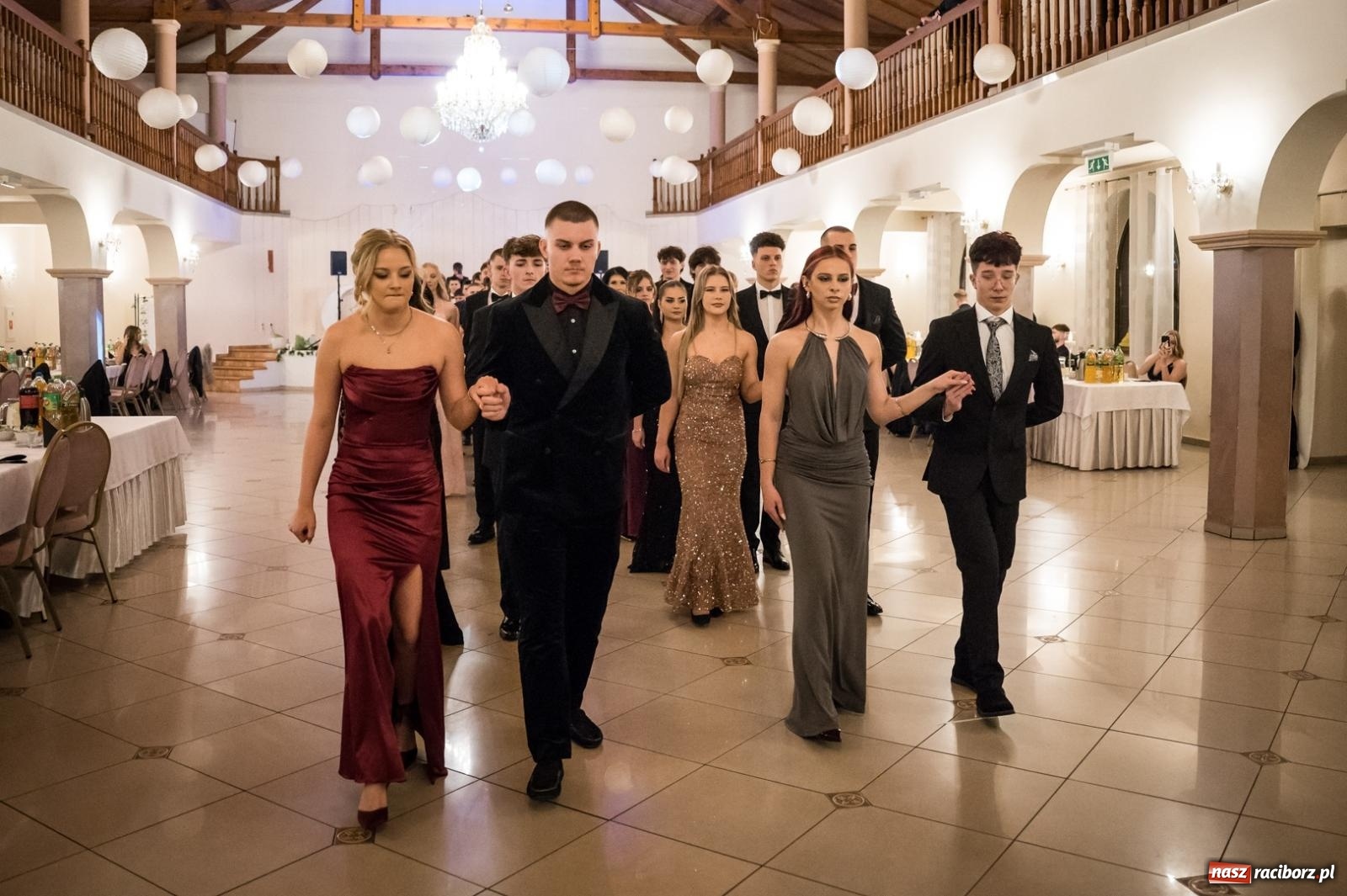 Zdjęcie w galerii na portalu naszraciborz.pl: Zdjęcia na bis. Sportowo-mundurowa studniówka ZSOMS [FOTO i WIDEO] wiadomości z regionu