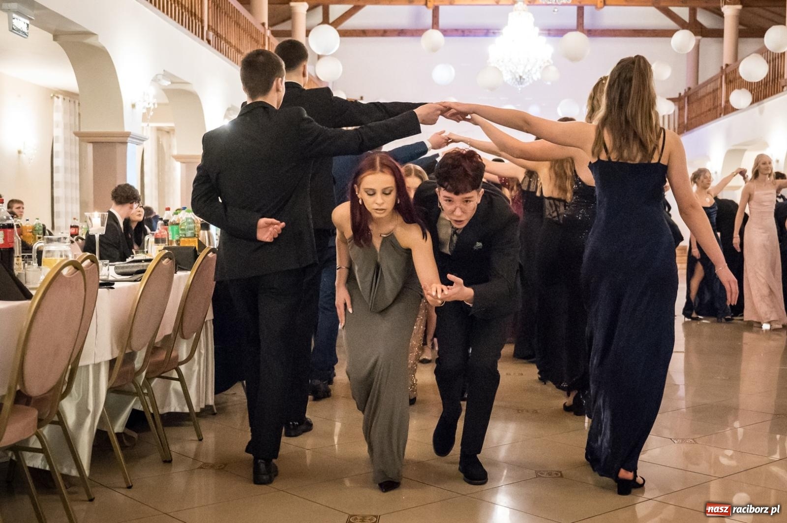 Zdjęcie w galerii na portalu naszraciborz.pl: Zdjęcia na bis. Sportowo-mundurowa studniówka ZSOMS [FOTO i WIDEO] wiadomości z regionu