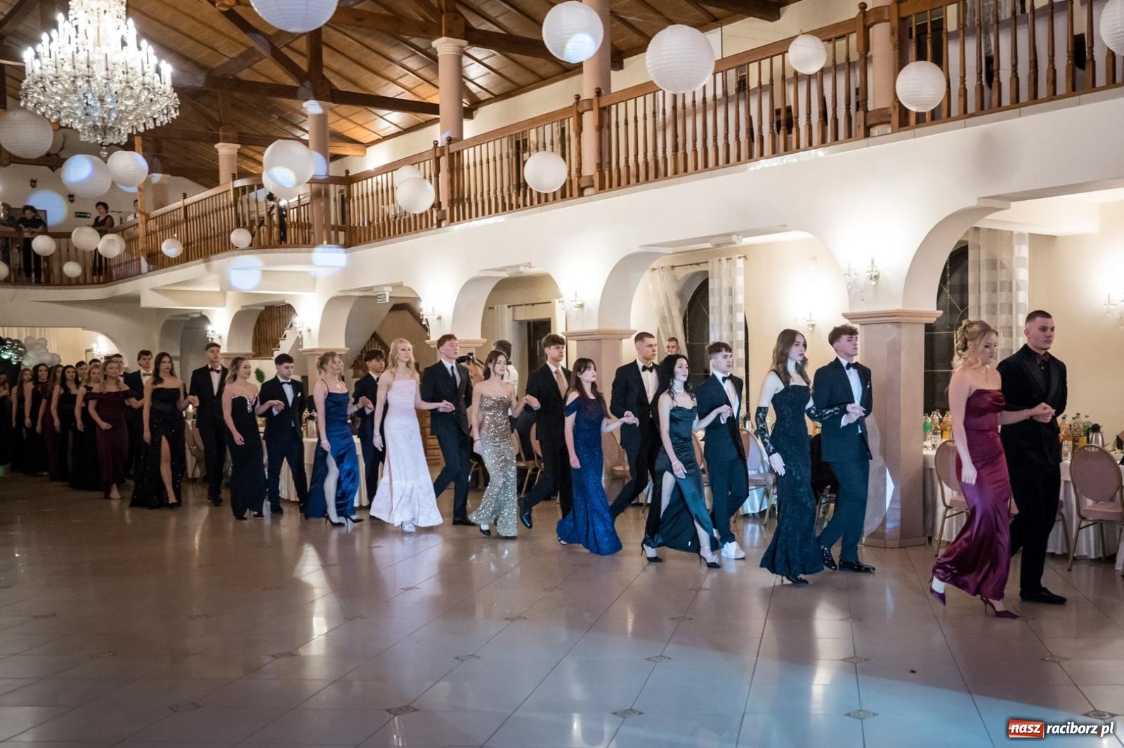 Zdjęcie w galerii na portalu naszraciborz.pl: Zdjęcia na bis. Sportowo-mundurowa studniówka ZSOMS [FOTO i WIDEO] wiadomości z regionu