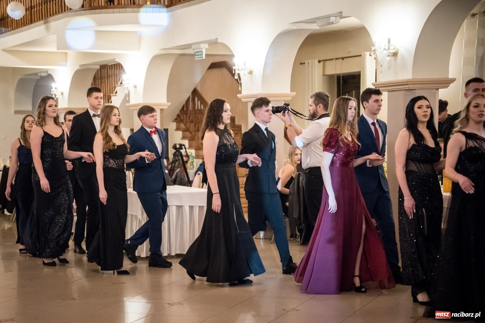 Zdjęcie w galerii na portalu naszraciborz.pl: Zdjęcia na bis. Sportowo-mundurowa studniówka ZSOMS [FOTO i WIDEO] wiadomości z regionu