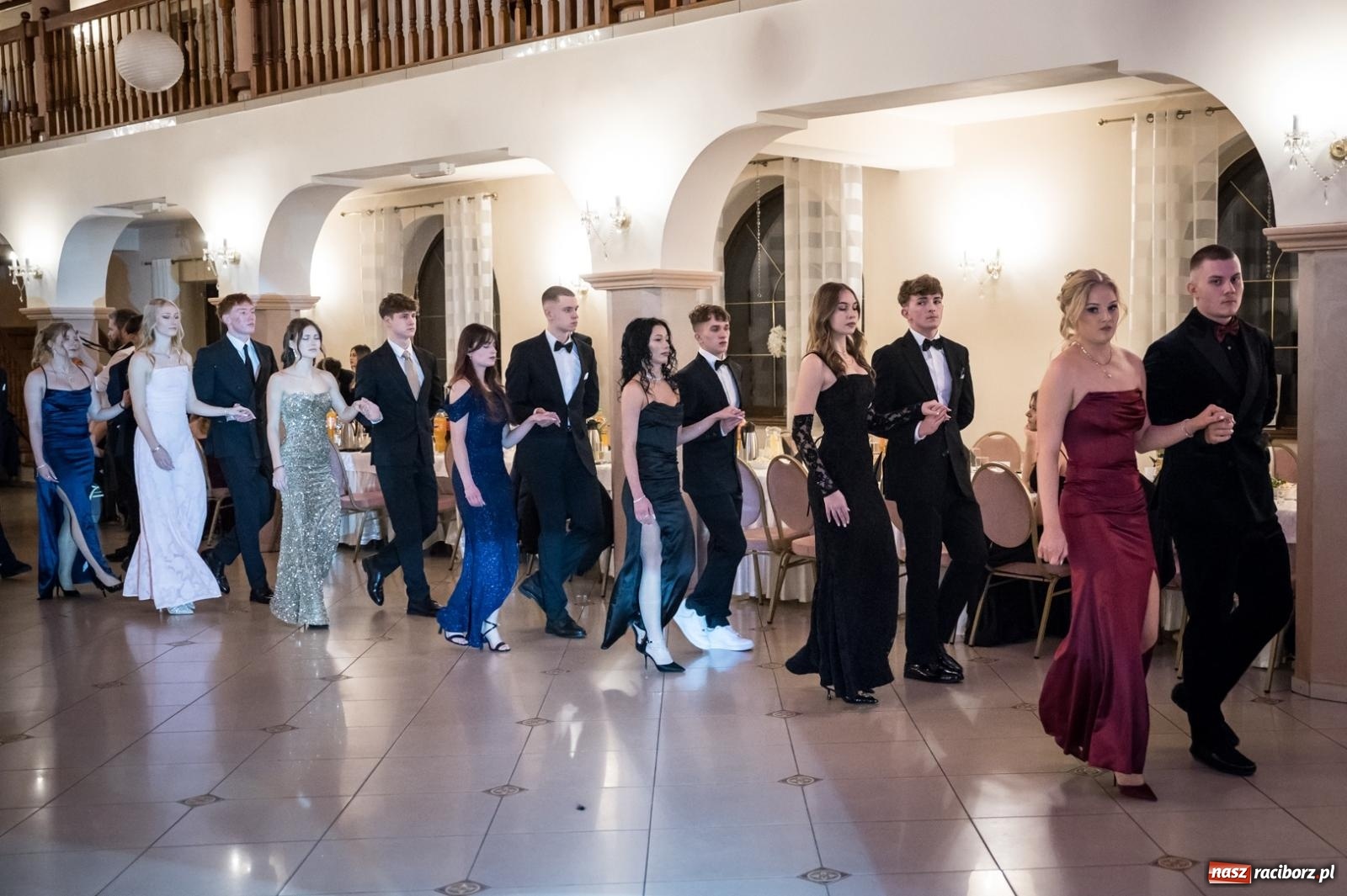 Zdjęcie w galerii na portalu naszraciborz.pl: Zdjęcia na bis. Sportowo-mundurowa studniówka ZSOMS [FOTO i WIDEO] wiadomości z regionu